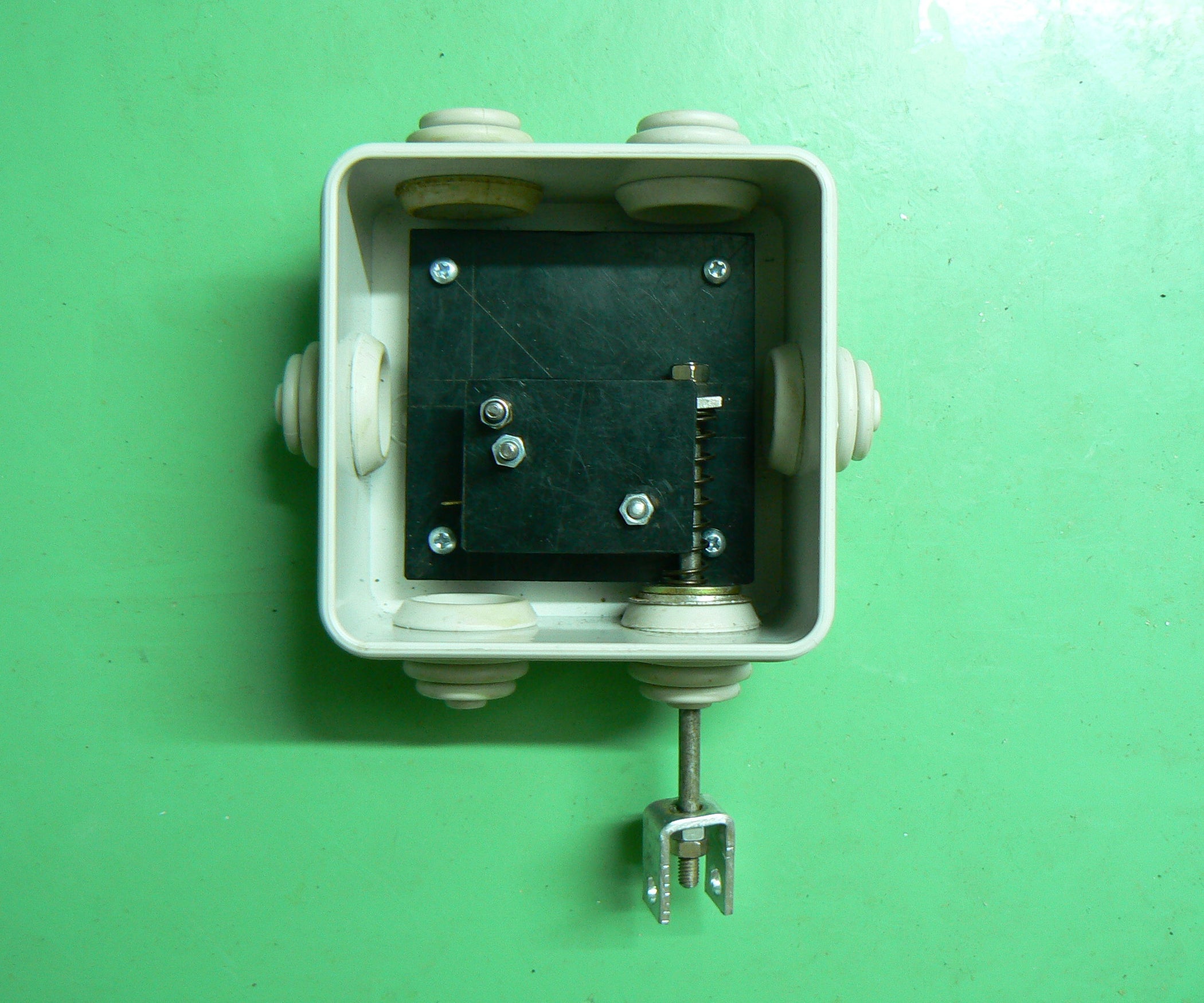 Simple Water Pump Protection Switch 4 Steps Instructables