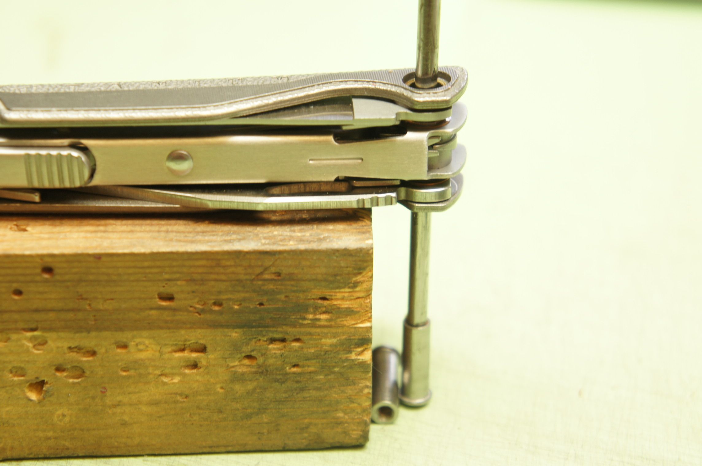 How to Take Apart and Reassemble a Leatherman Charge TTi 14 Steps