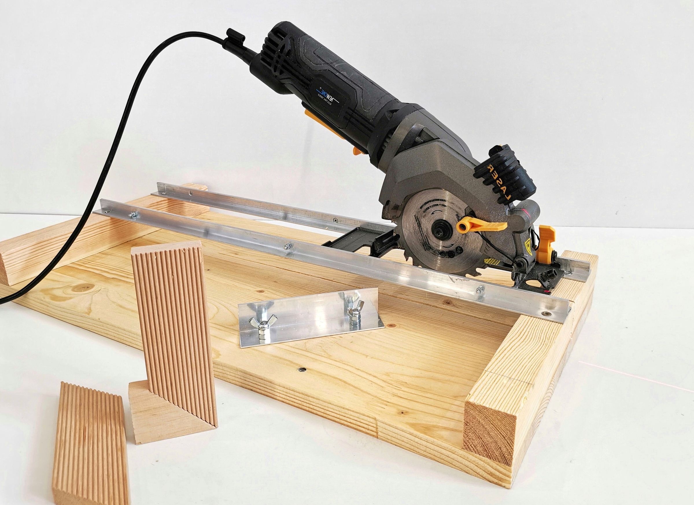Circular Saw Crosscut Jig 