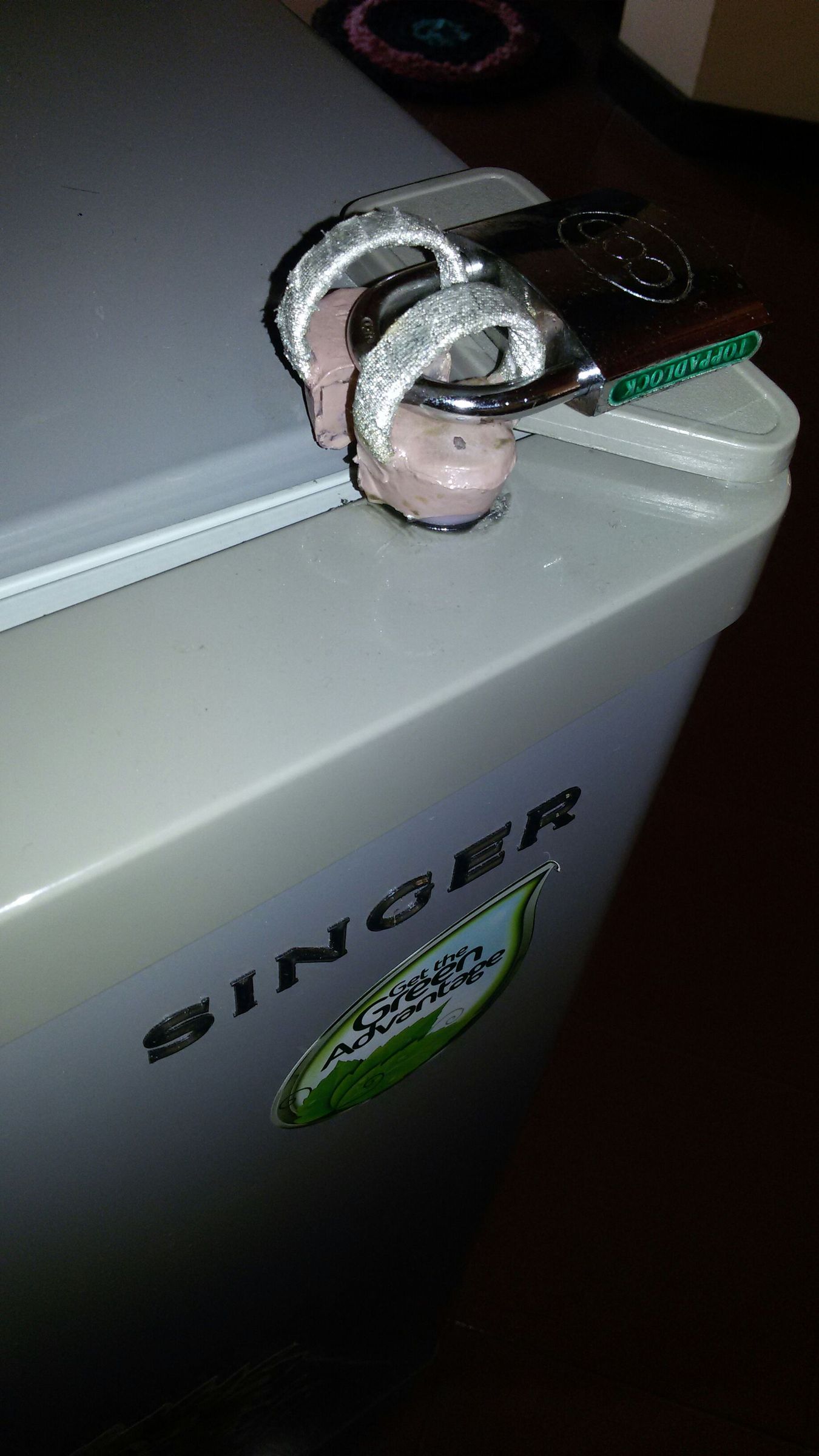 Adding a Simple Lock to a Refrigerator 6 Steps (with Pictures