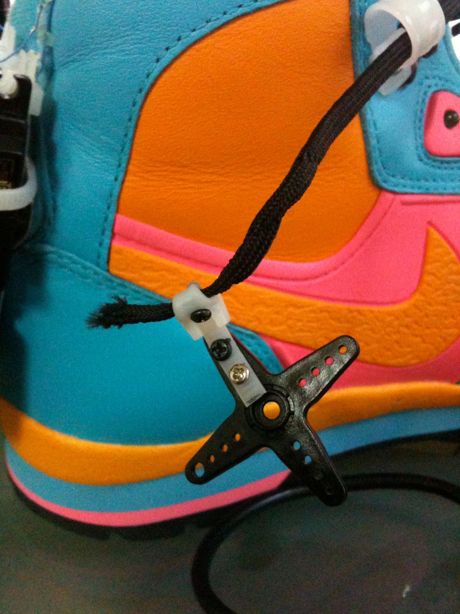 Power Laces- the Auto Lacing Shoe : 9 