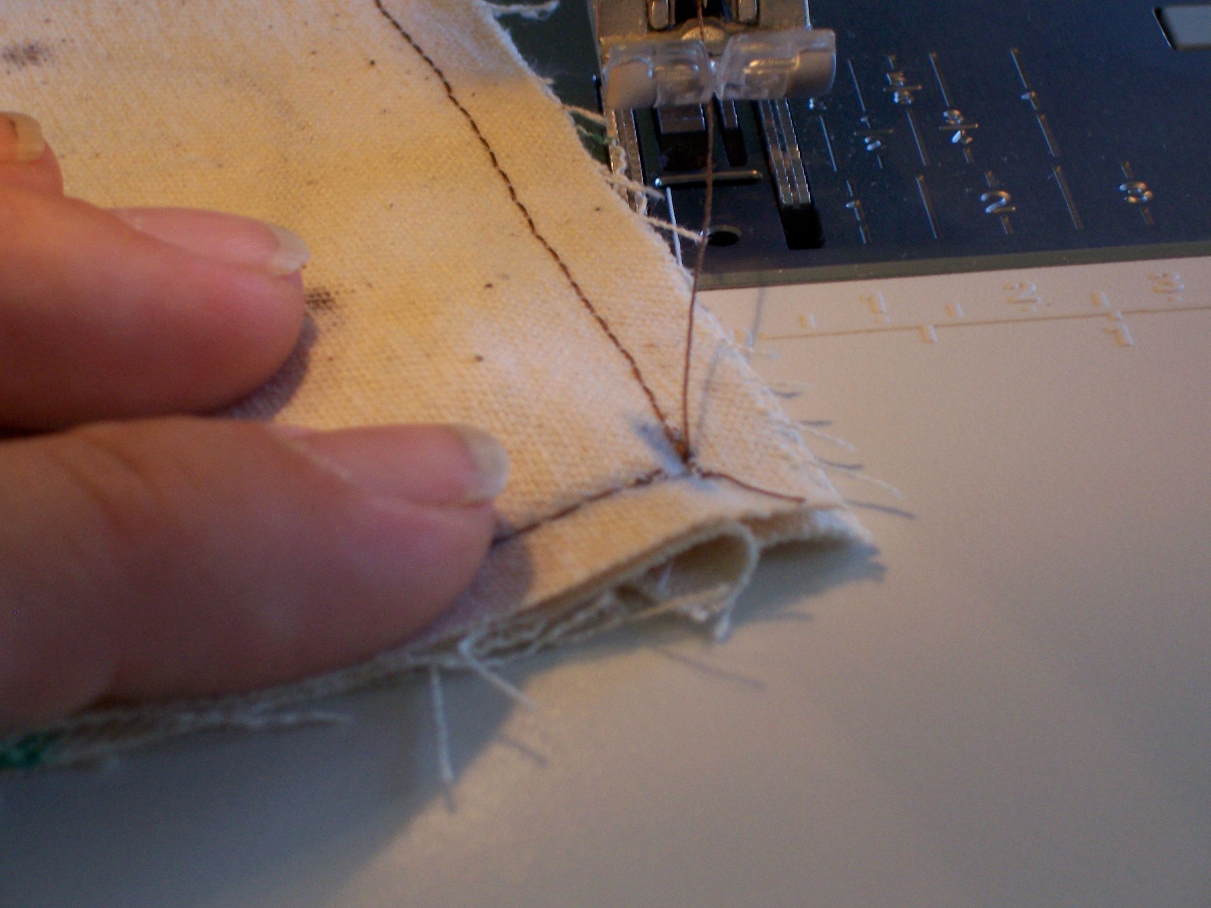 Sewing a Perfect 3D Corner (for a Cube) 5 Steps (with Pictures) Instructables
