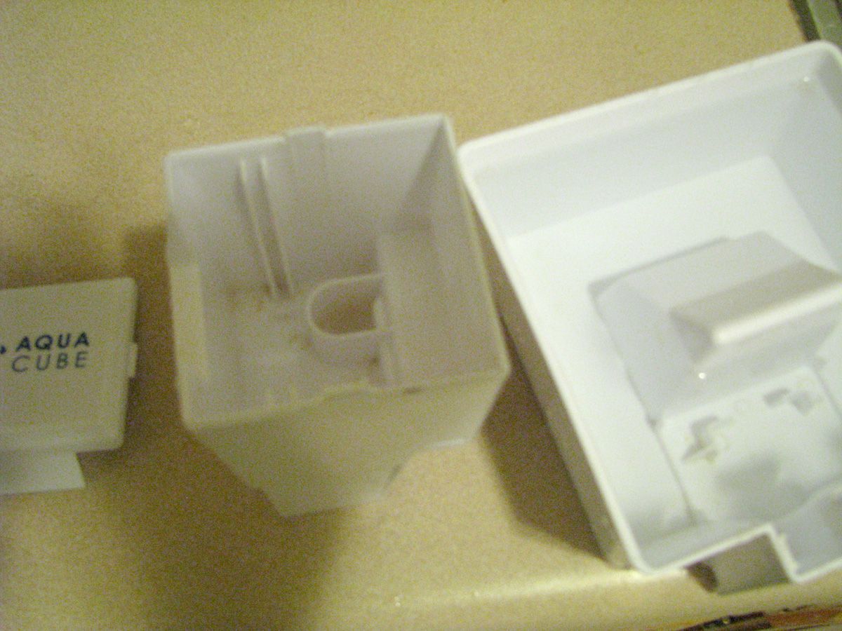 aqua cube cat water fountain