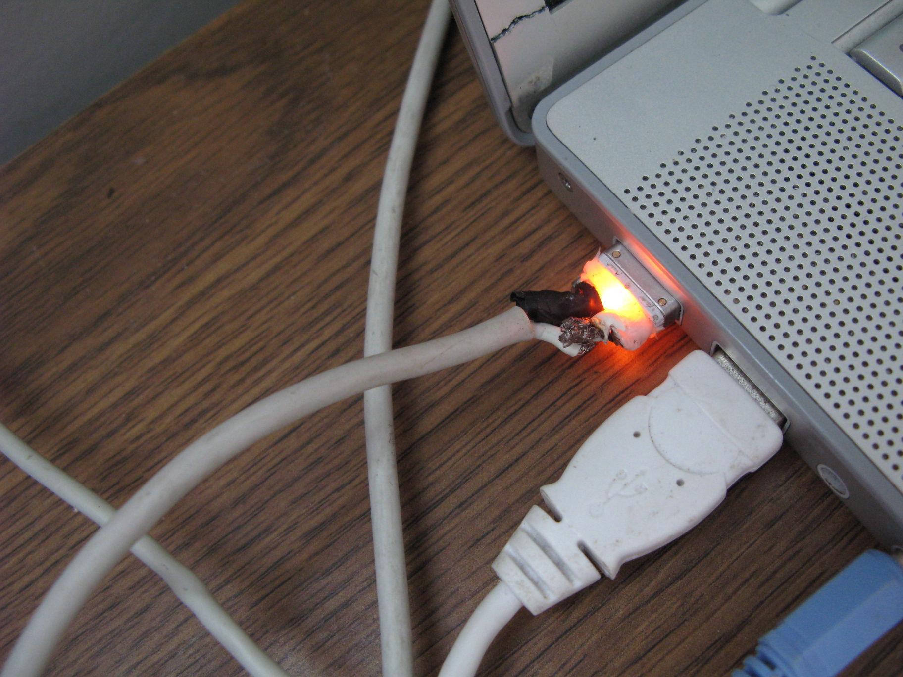 Repair Apple MacBook MagSafe Charger Power Cord 5 Steps (with