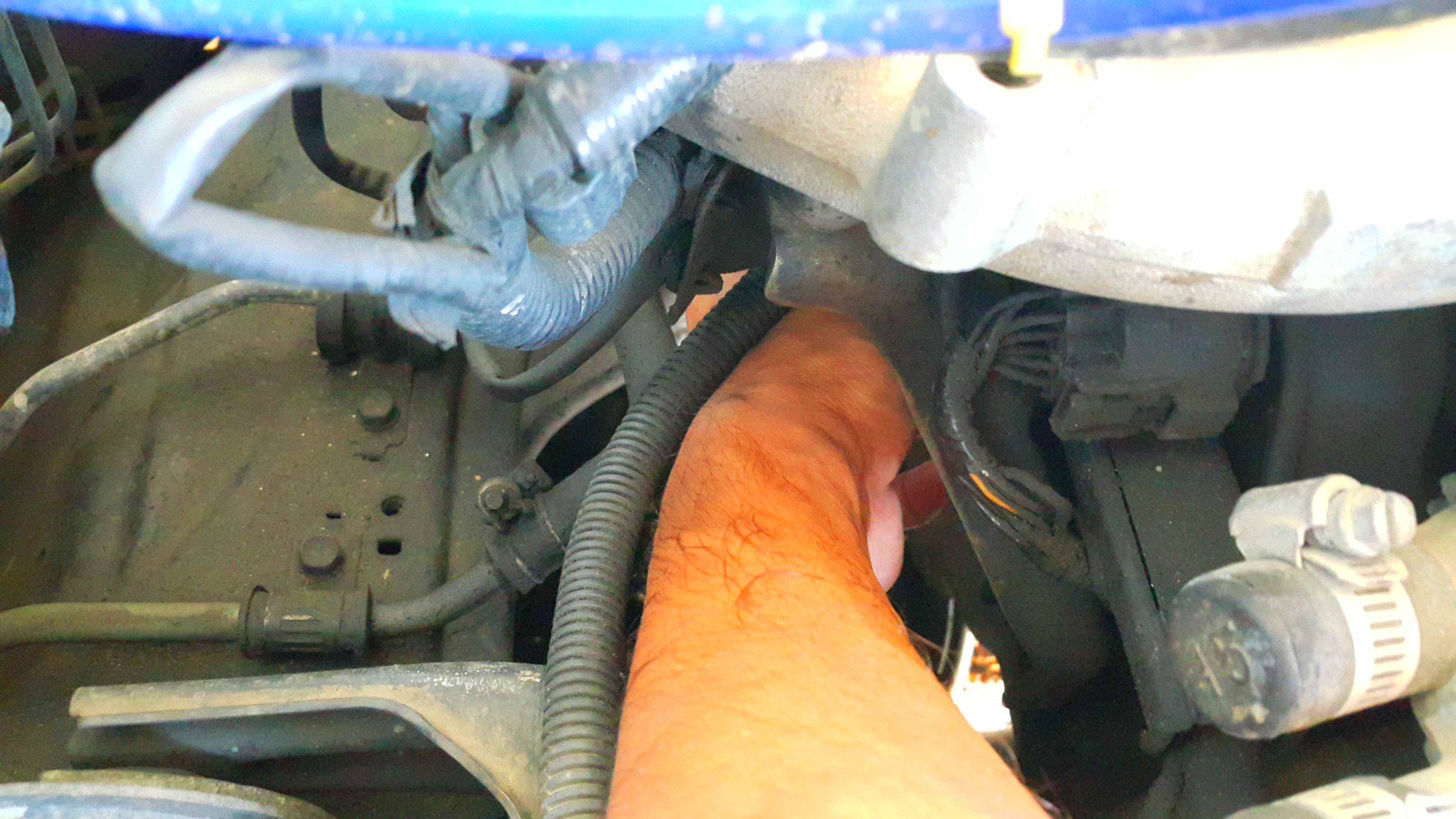 Changing Engine Oil and Filter! Honda Civic 1999 D15B Engine. 5