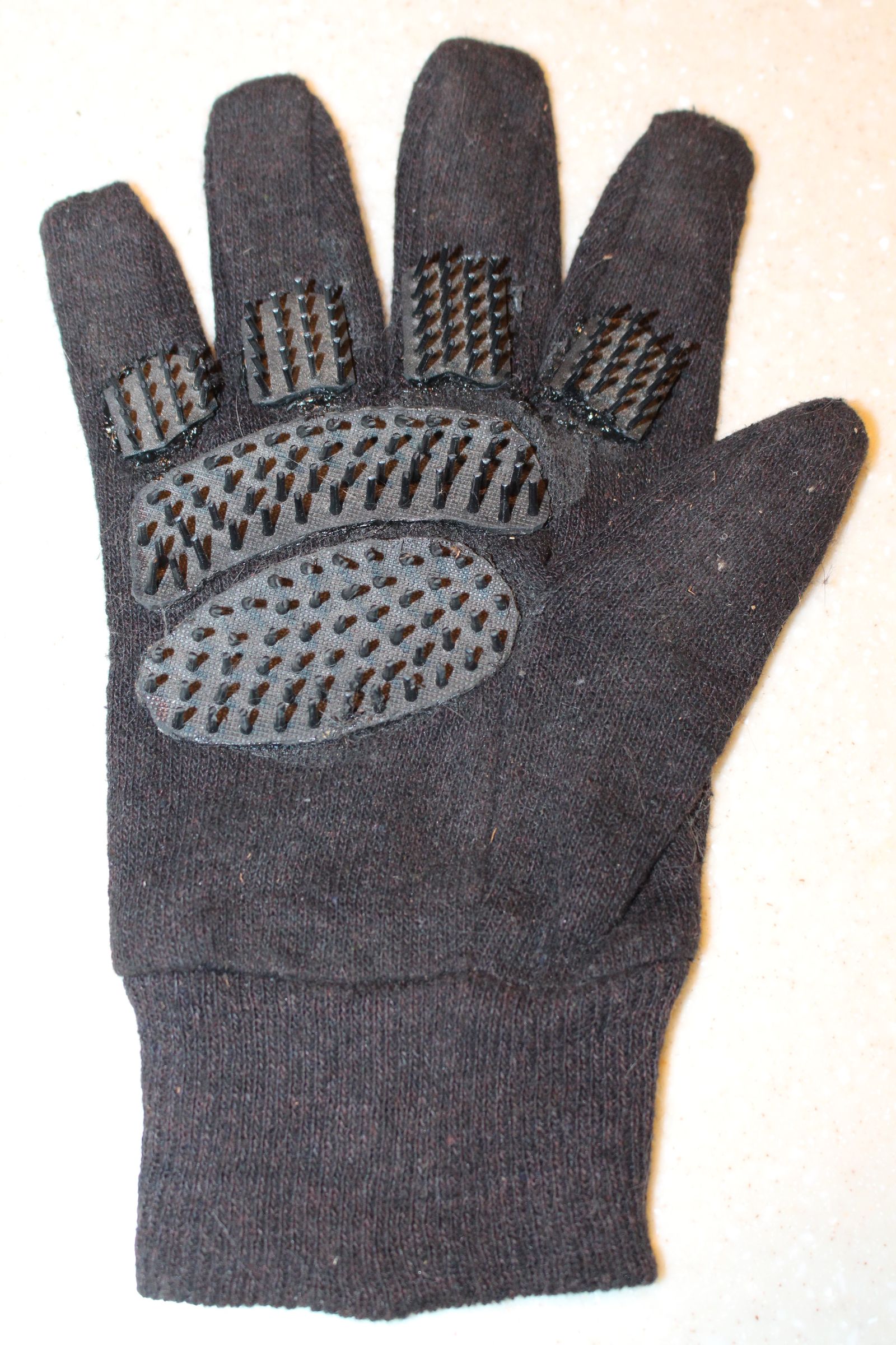 Pet Brush Glove a PURRRRfect Delight! 9 Steps (with Pictures