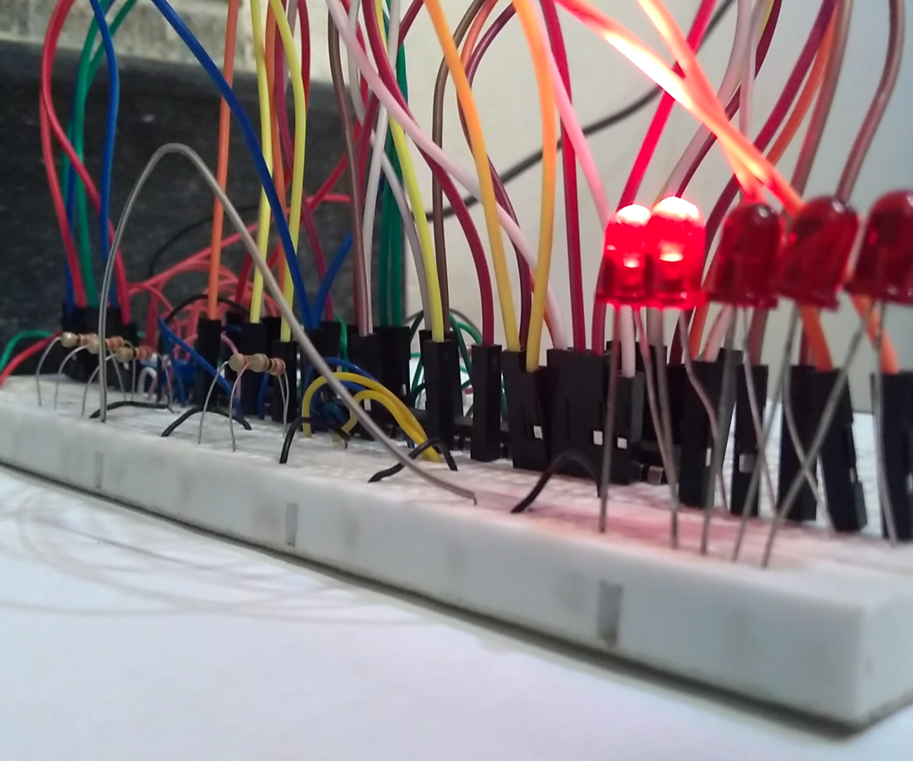 4 bit binary adder DIY Project DIY Project Image