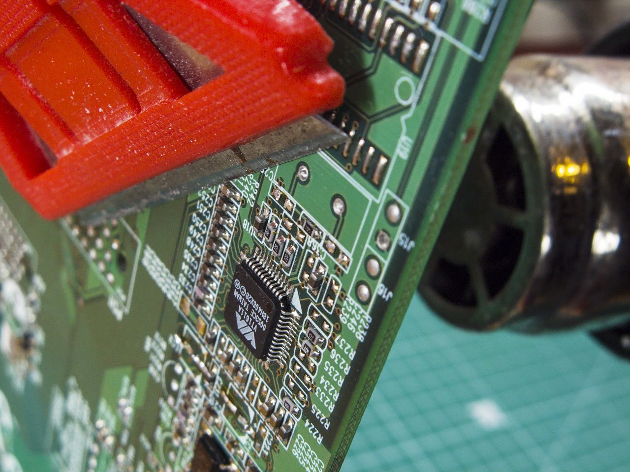 How to Disassemble an Electronic Circuit for Useful Parts - Instructables