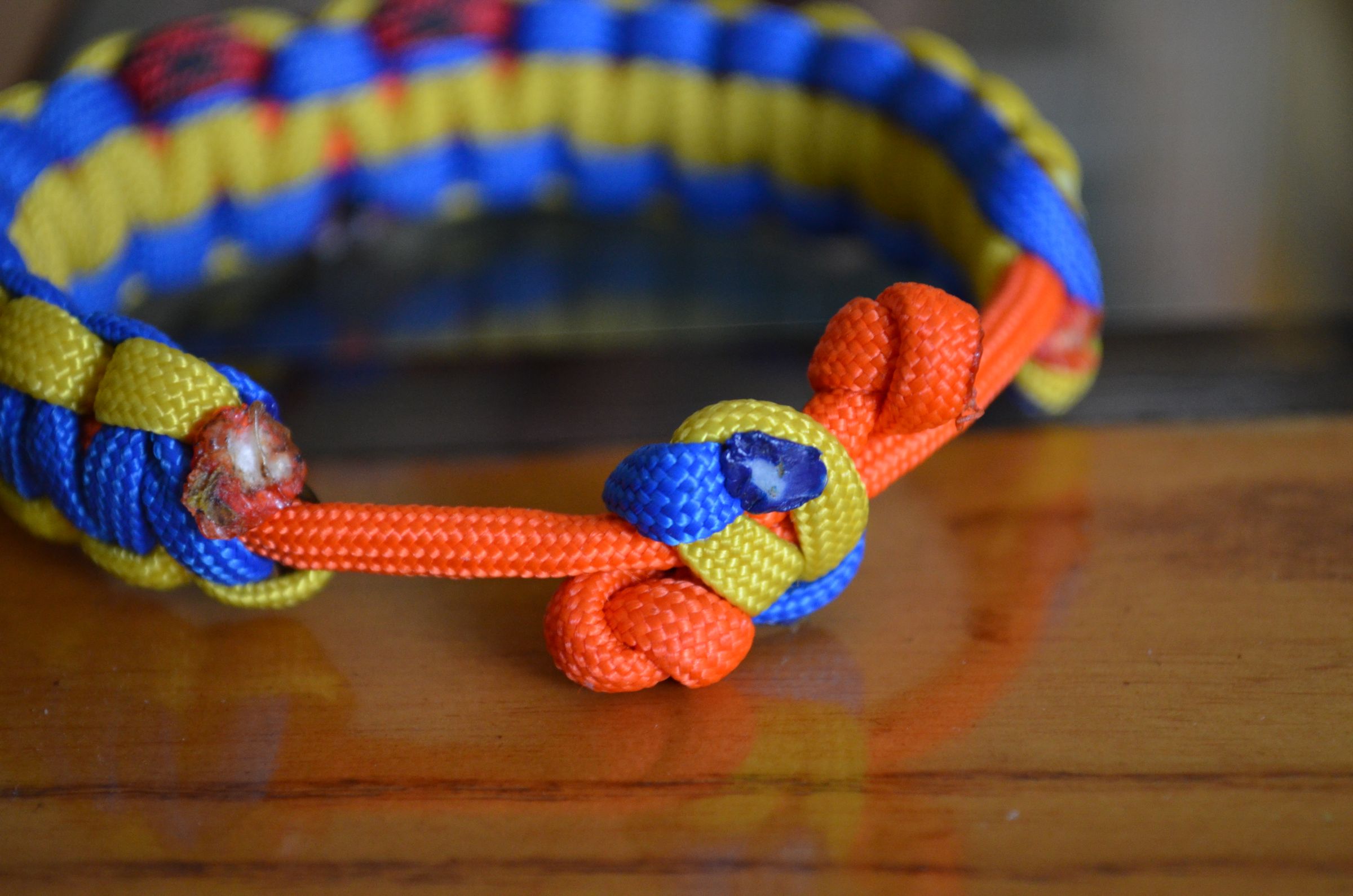 HowTo Adjustable Paracord Bracelet 10 Steps (with Pictures