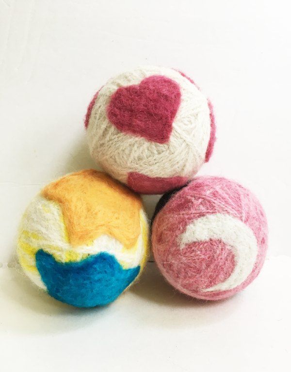 DIY Wool Dryer Balls With Needle Felted Designs : 5 Steps - Instructables