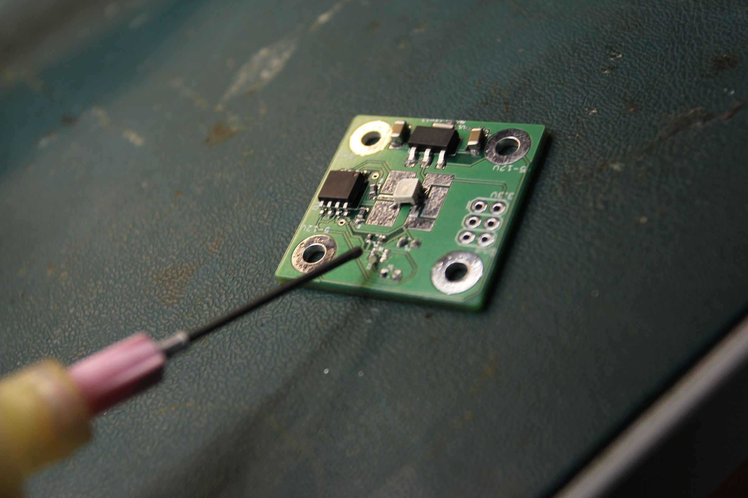 Soldering Tiny SMD Components the Easy and Fast Way (with a Hotplate