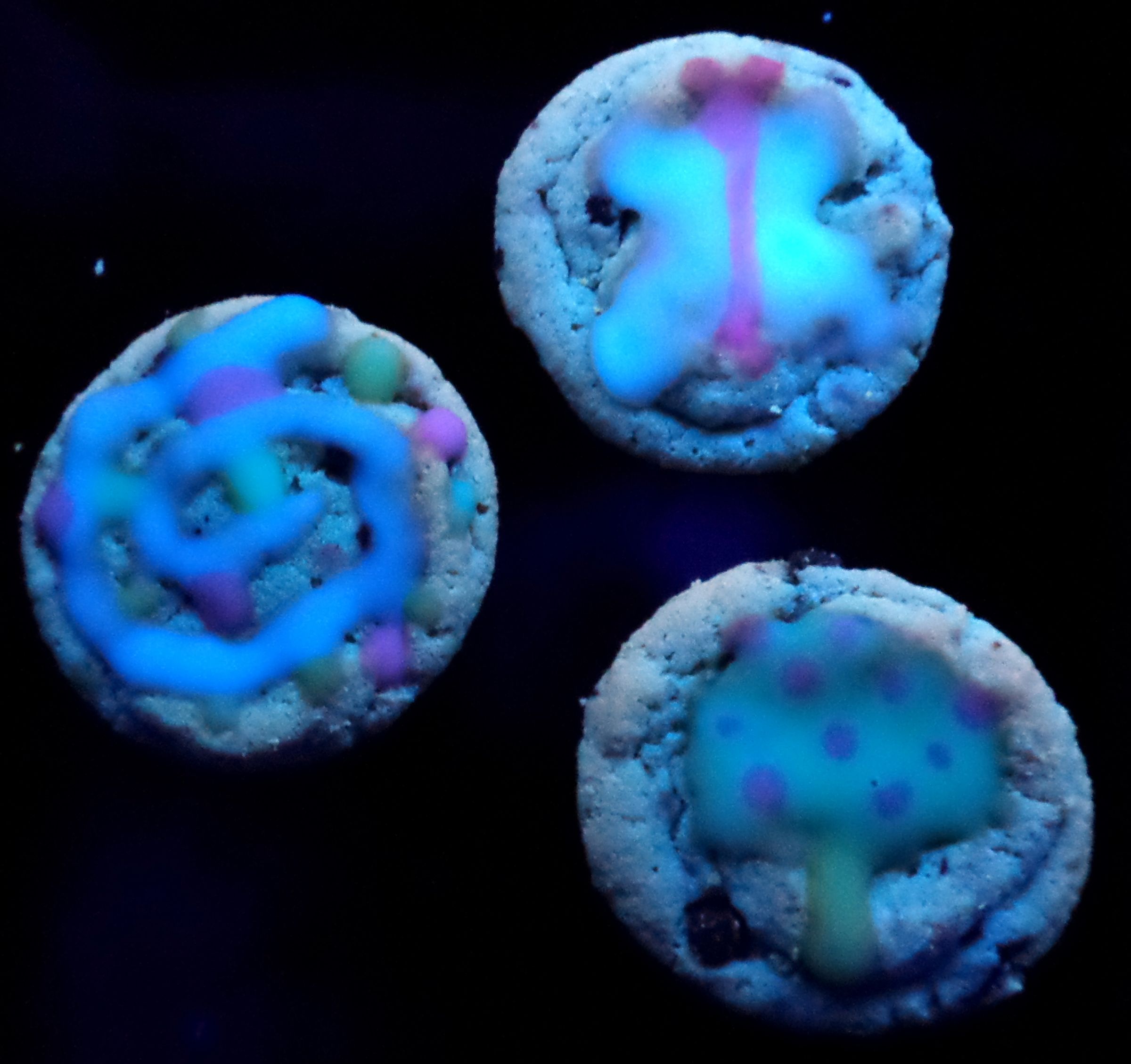 Glowing Edible Paint 7 Steps (with Pictures) Instructables