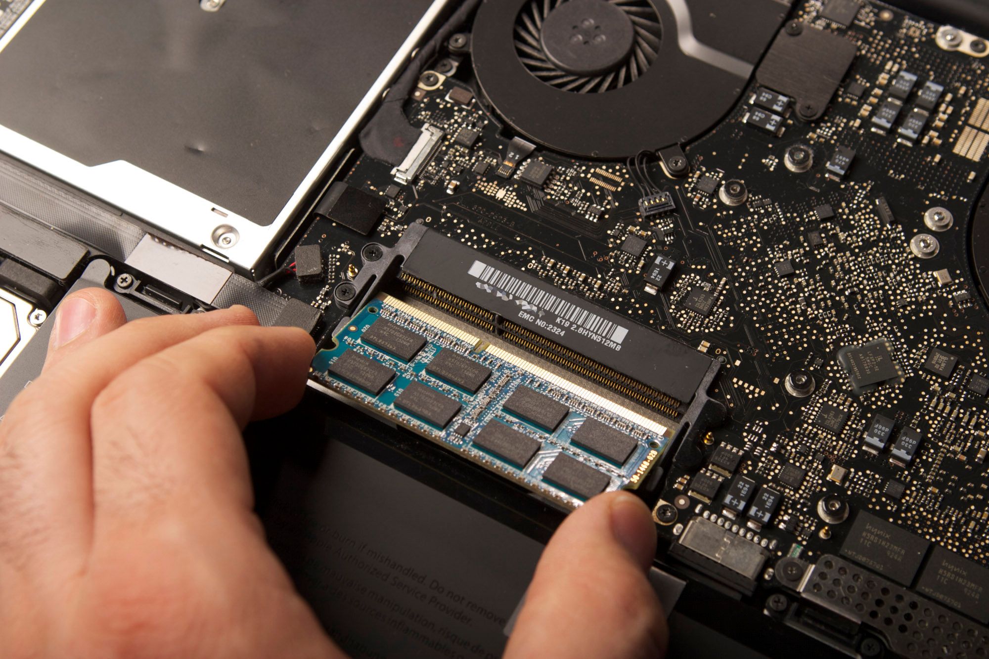 Upgrading RAM in Your MacBook Pro 13" or 15" 19 Steps (with Pictures