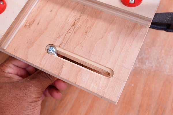 Encaminhe os slots para a mesa do roteador de bancada