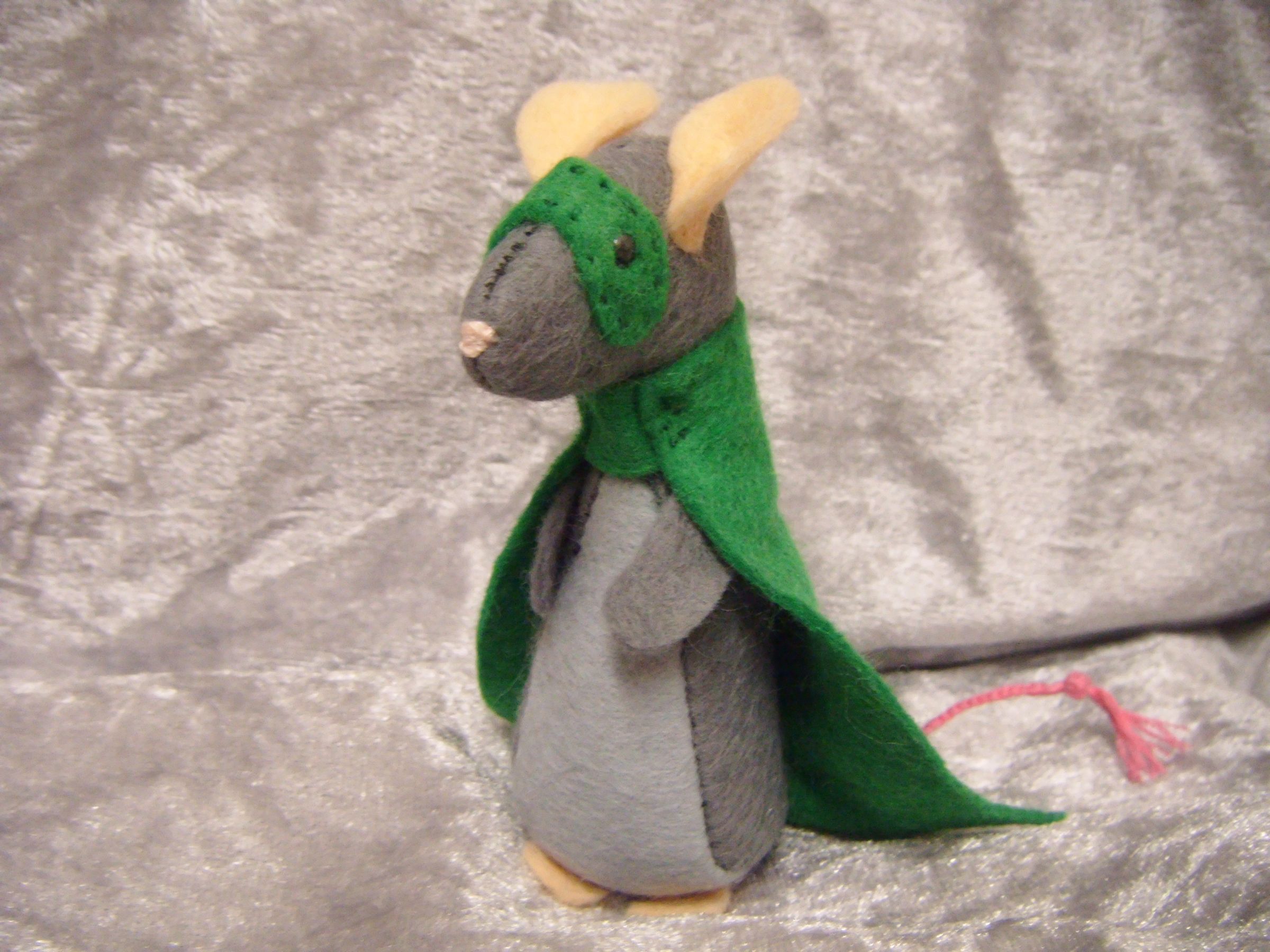 Готовая текстильная крыса