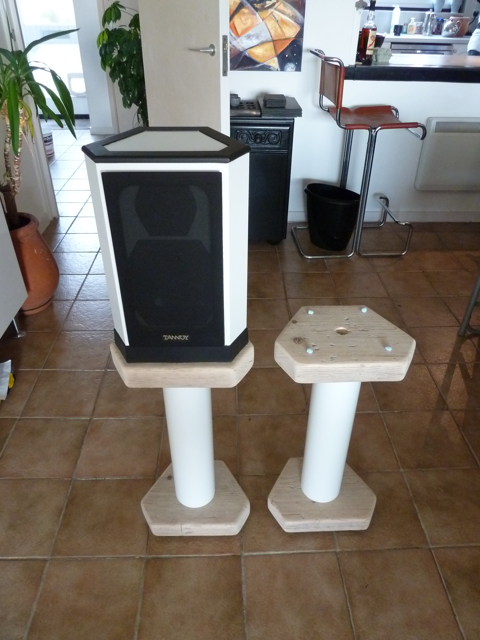 Speaker Stands (With Thanks to TNT Audio) 12 Steps (with Pictures
