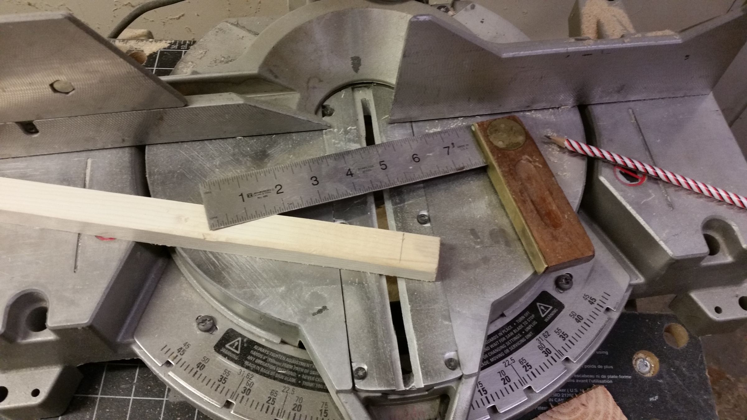Quick, Cheap, and Easy Benchdogs : 5 Steps (with Pictures) - Instructables