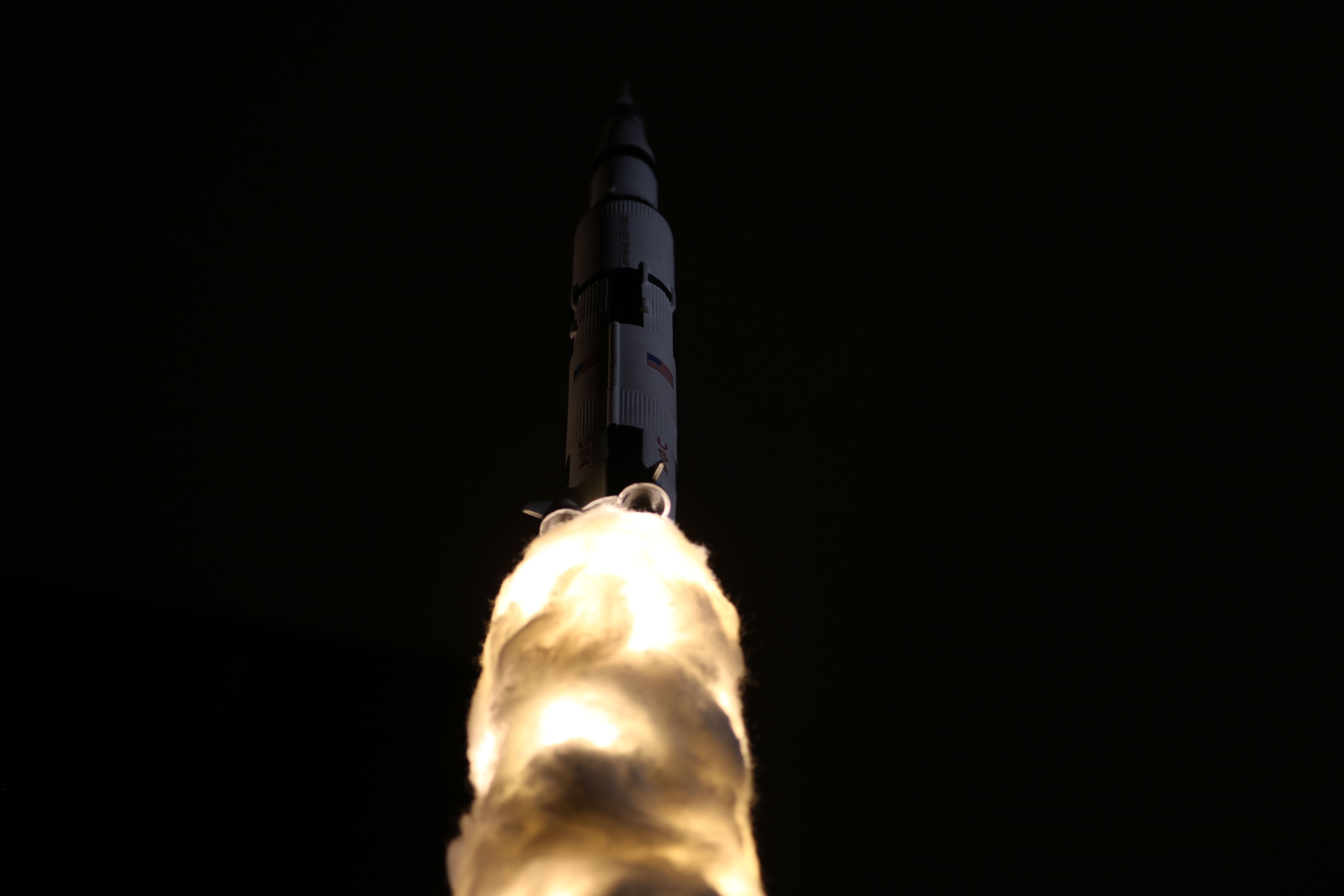 saturn v lego lamp