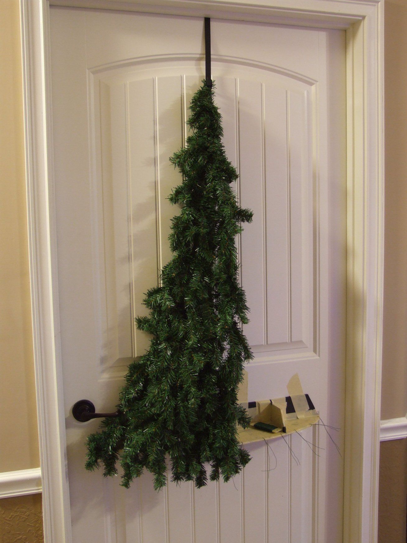 Christmas Tree Door Hanger 9 Steps Instructables