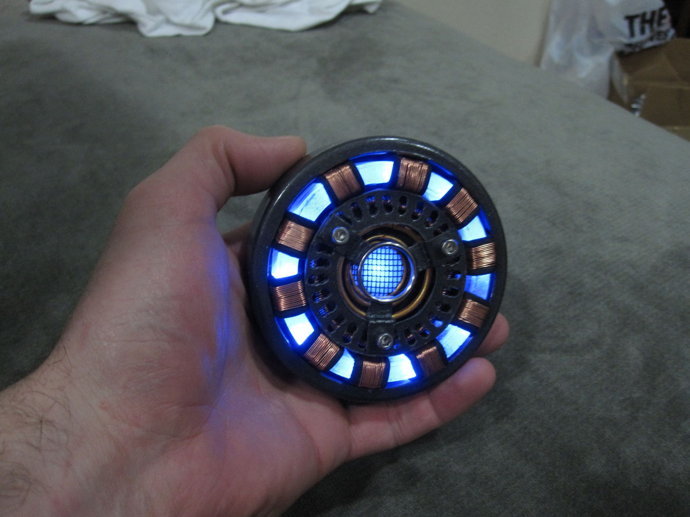 Iron Man Arc Reactor Video Tutorial, DIY Wearable 8 Steps Instructables
