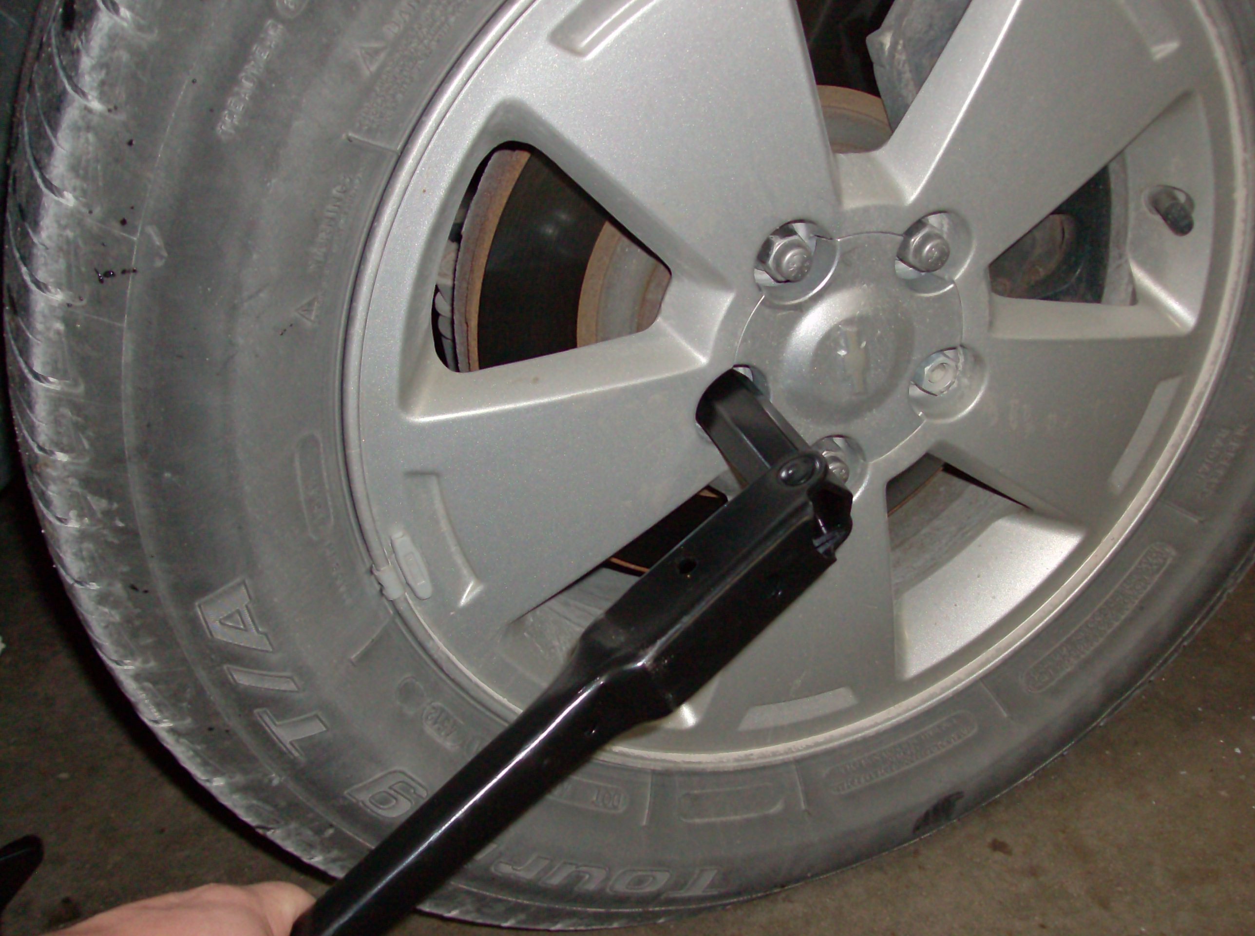 Changing a Tire 13 Steps Instructables