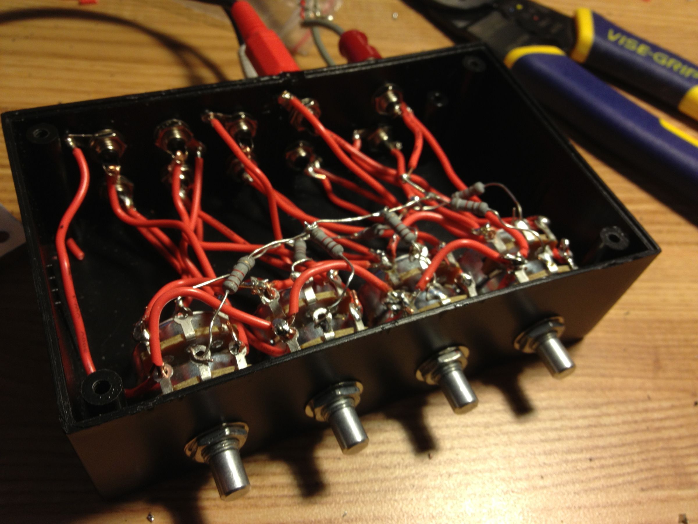 Passive Audio Mixer W/ Channel Volume Control : 6 Steps - Instructables