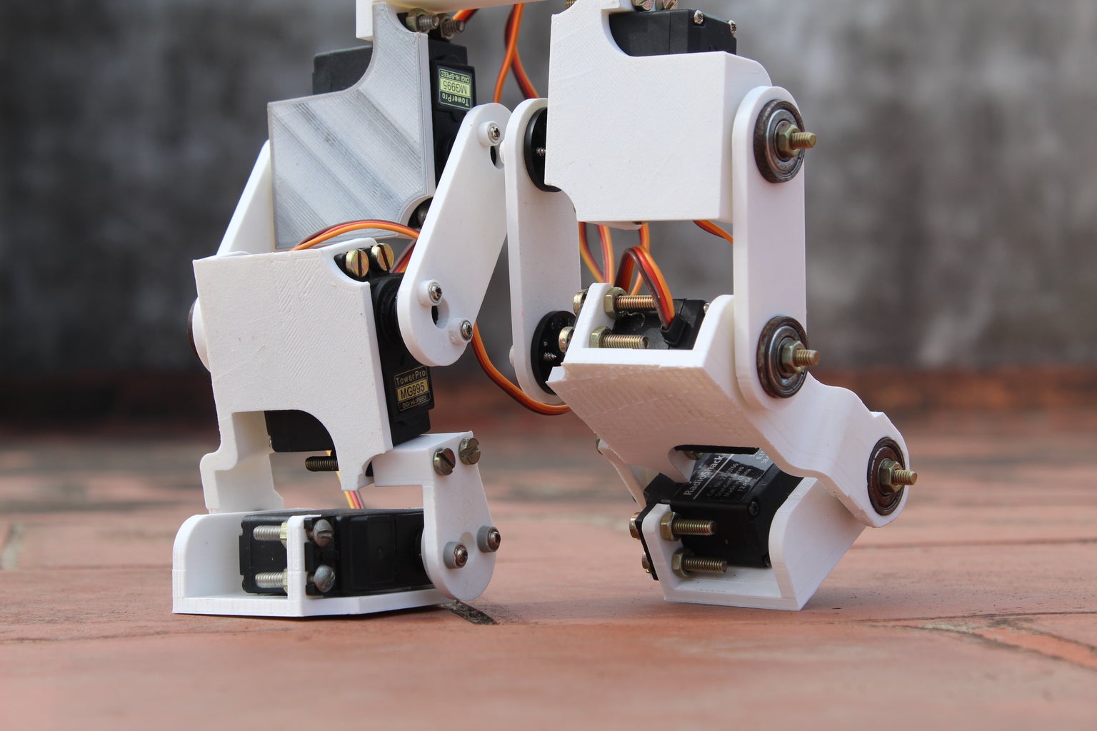 Arduino Controlled Robotic Biped : 13 Steps (with Pictures) - Instructables