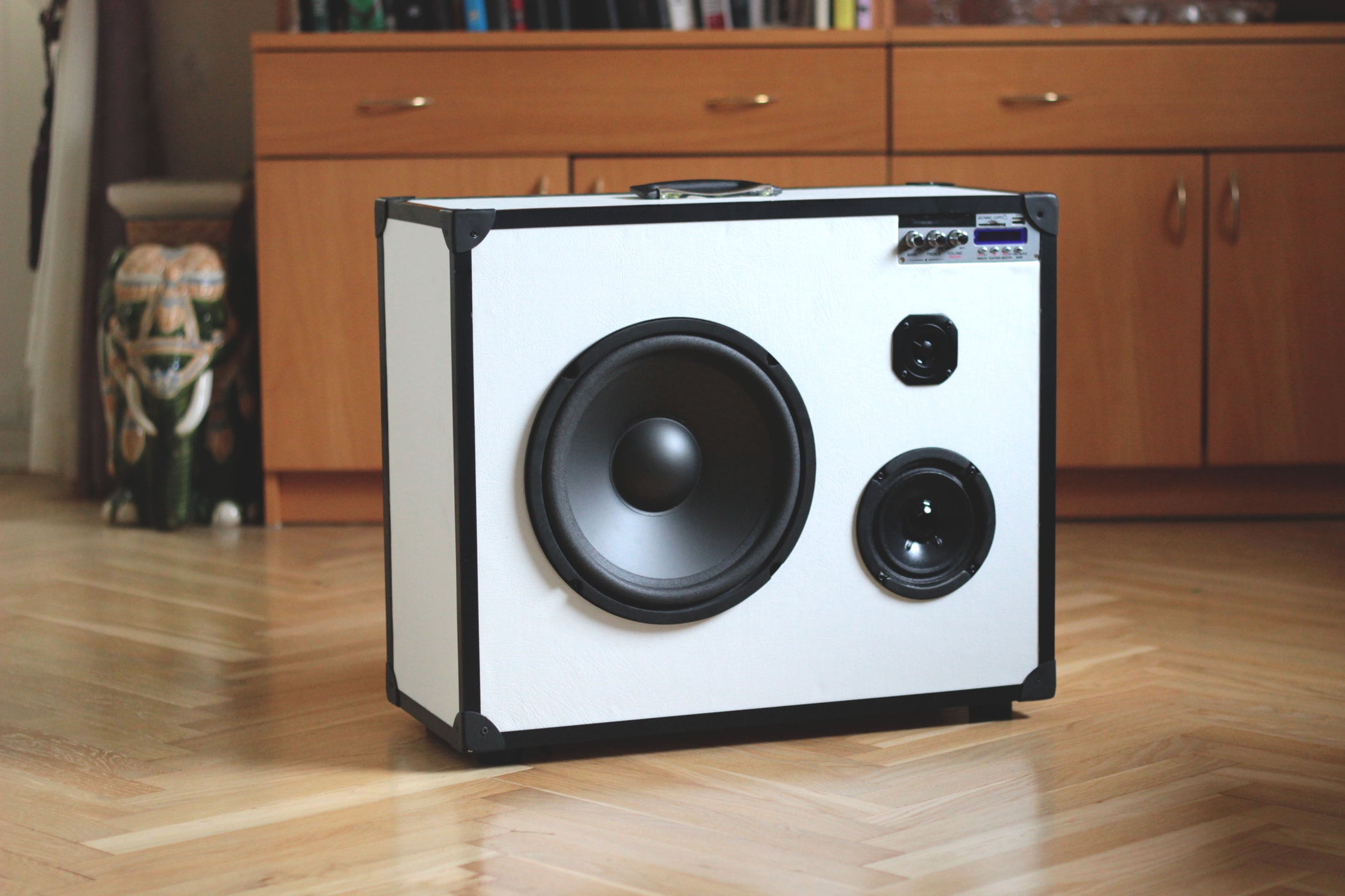 Portable 3way Hifi Speaker/boomcase 11 Steps (with Pictures