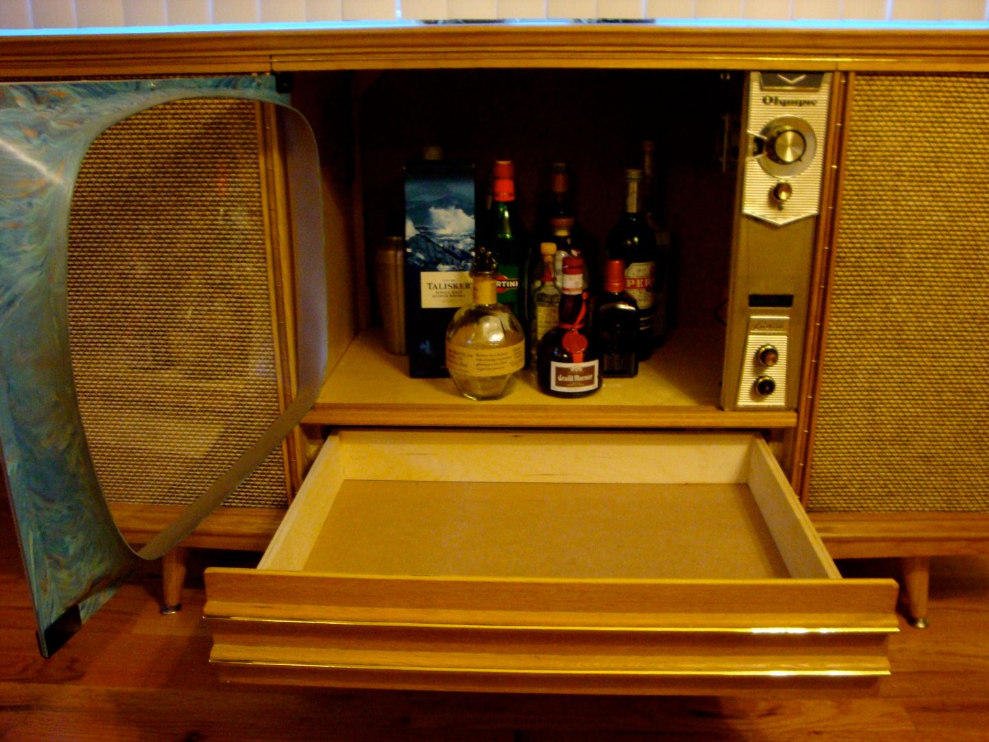 Stereo Console Refurbish and Conversion 5 Steps (with Pictures