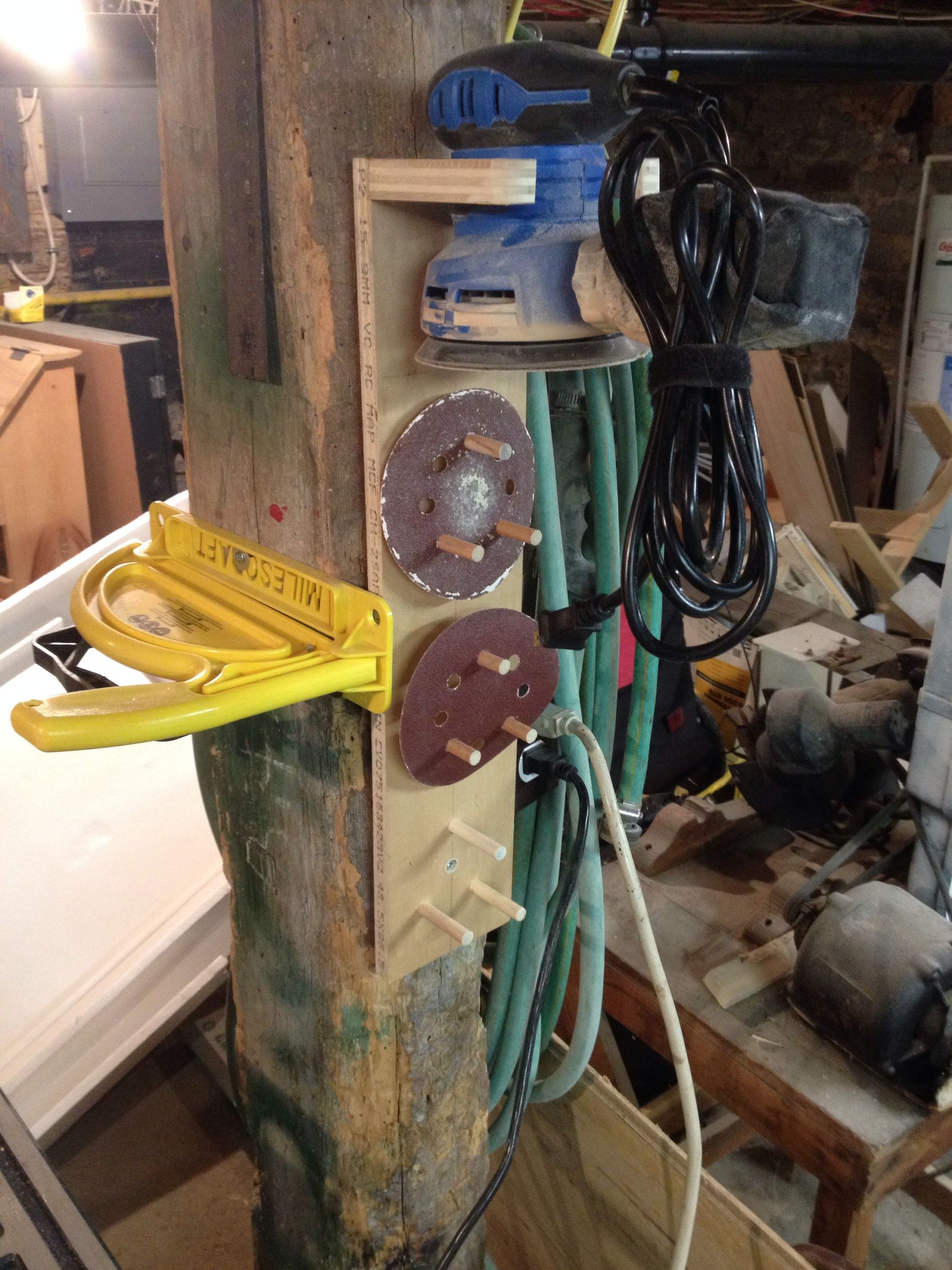 The Orbital Sandpaper Caddy With SelfAlignment 4 Steps (with