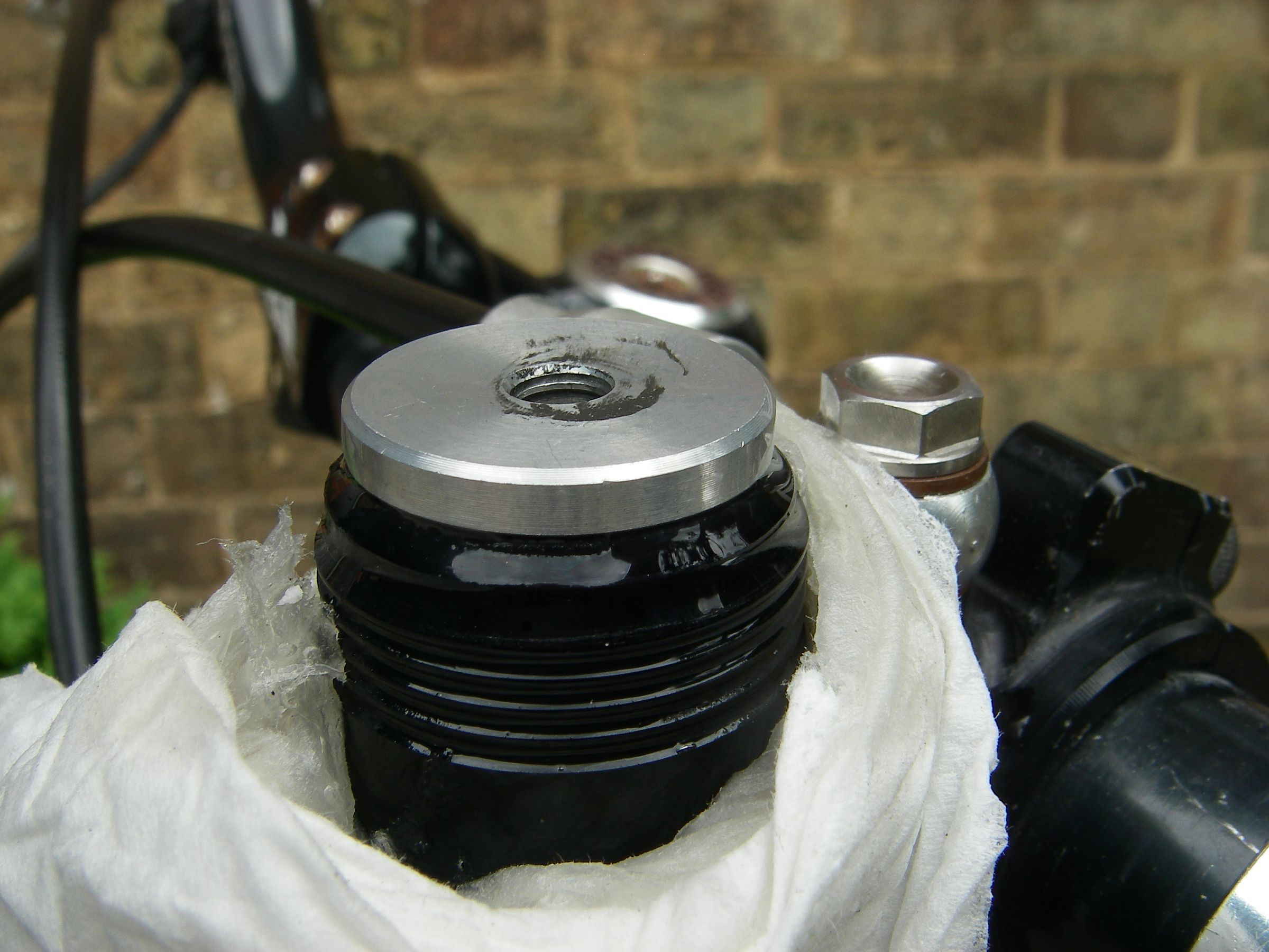 How to Bleed Hydraulic Bicycle Brakes. 7 Steps (with Pictures) Instructables