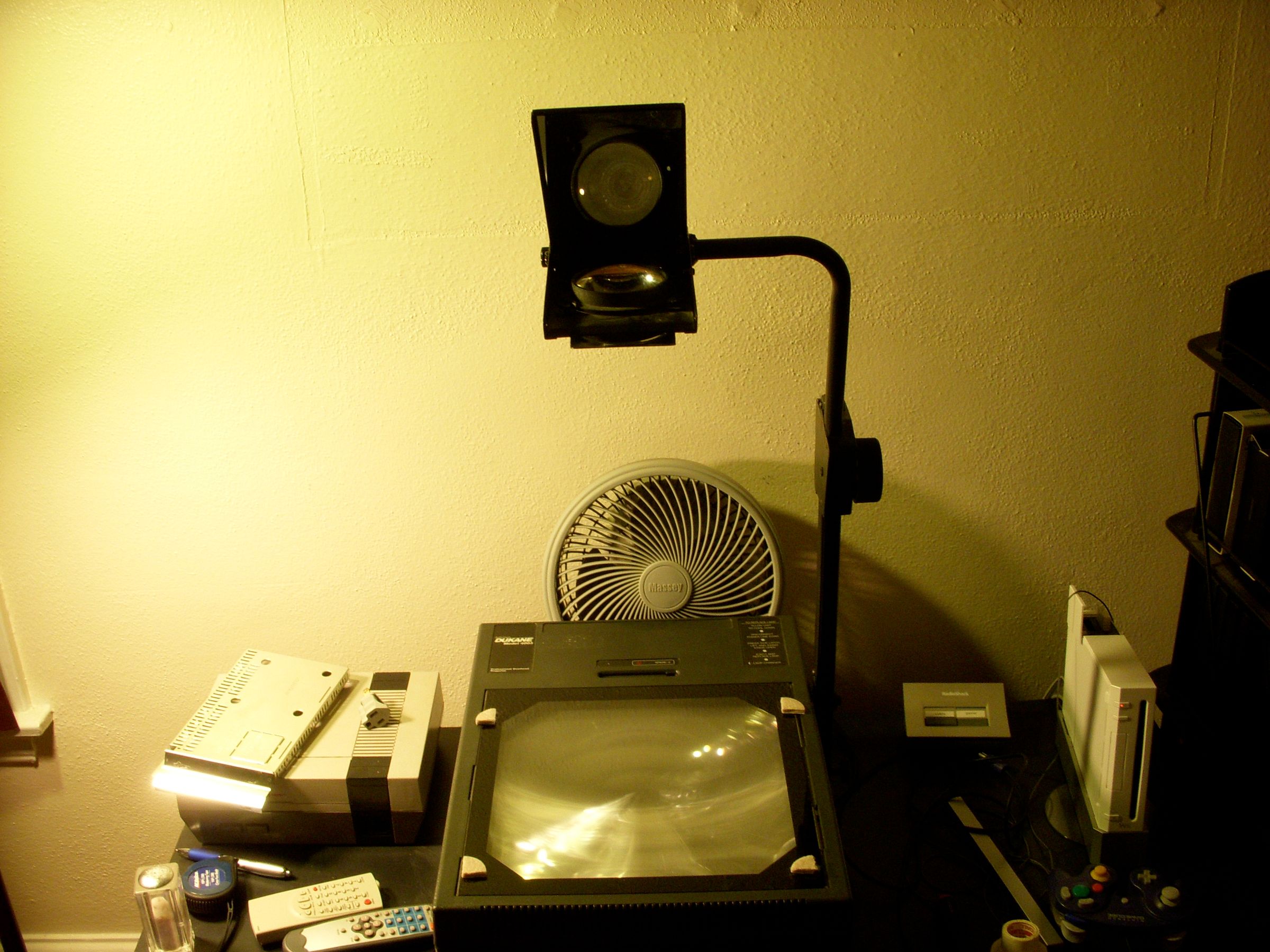 DIY LCD PROJECTOR 8 Steps Instructables