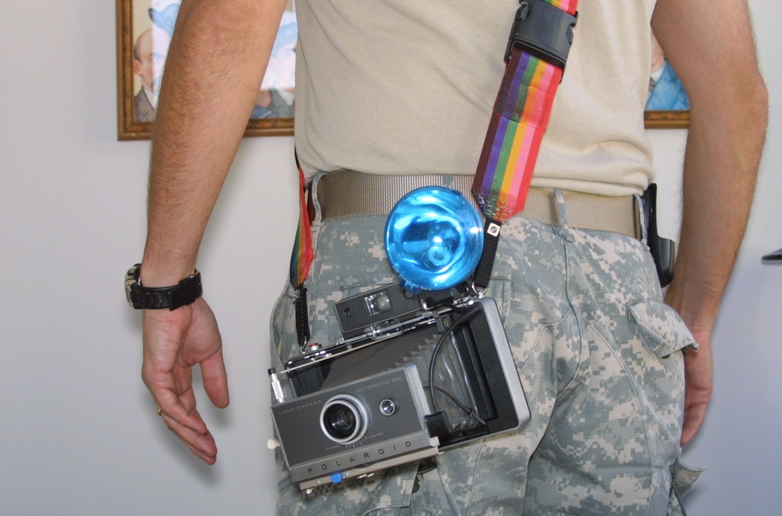 Make a Polaroid Themed Camera Strap With Luggage Belts 6 Steps (with