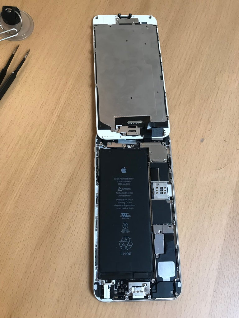 Iphone 6 Plus Battery Replacement Guide To Replace The Internal Battery 12 Steps With Pictures Instructables