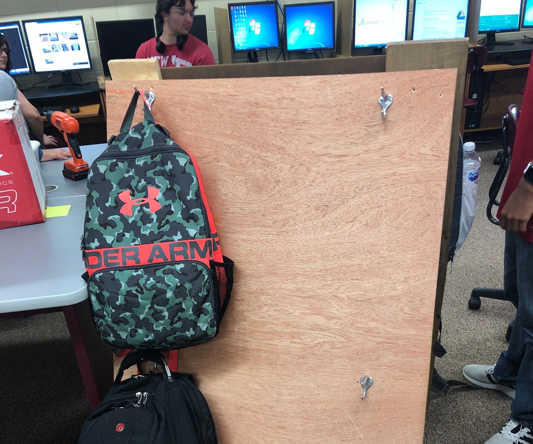 Portable Backpack Stand 4 Steps Instructables