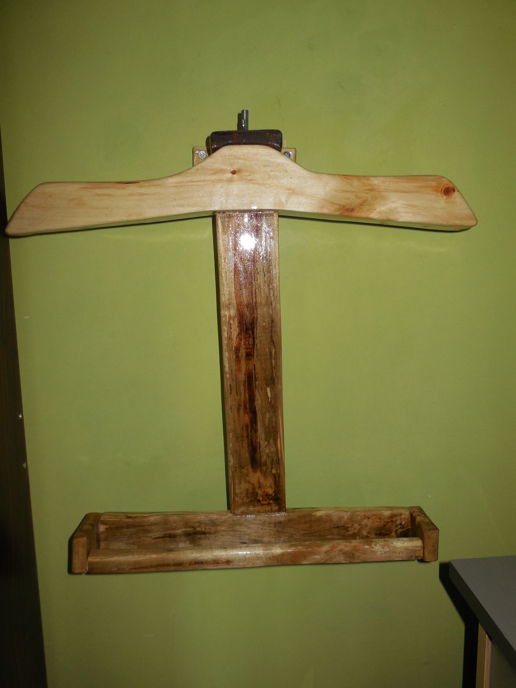 Wall Mounted Valet 5 Steps Instructables