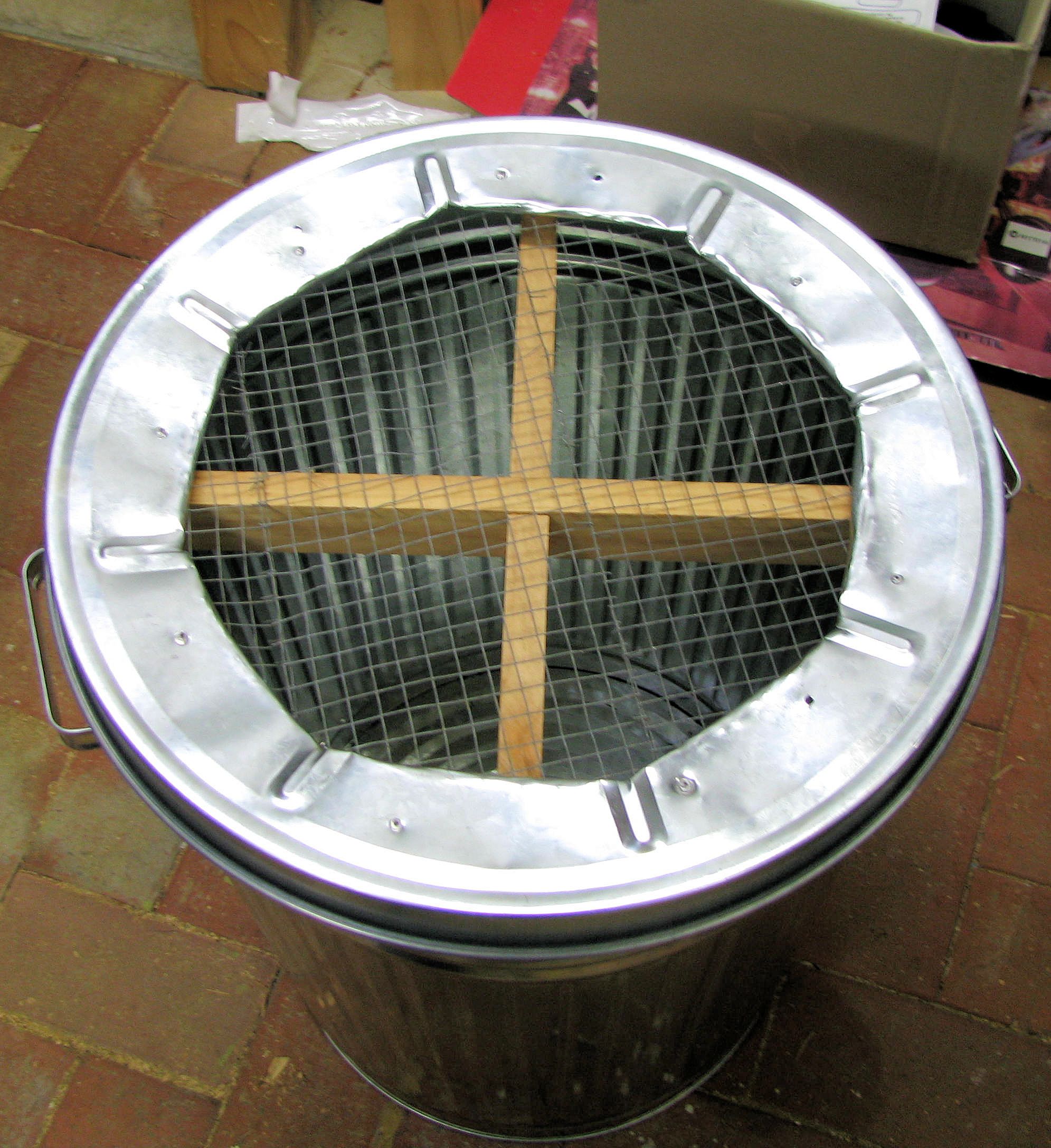 rodent proof dog feeder