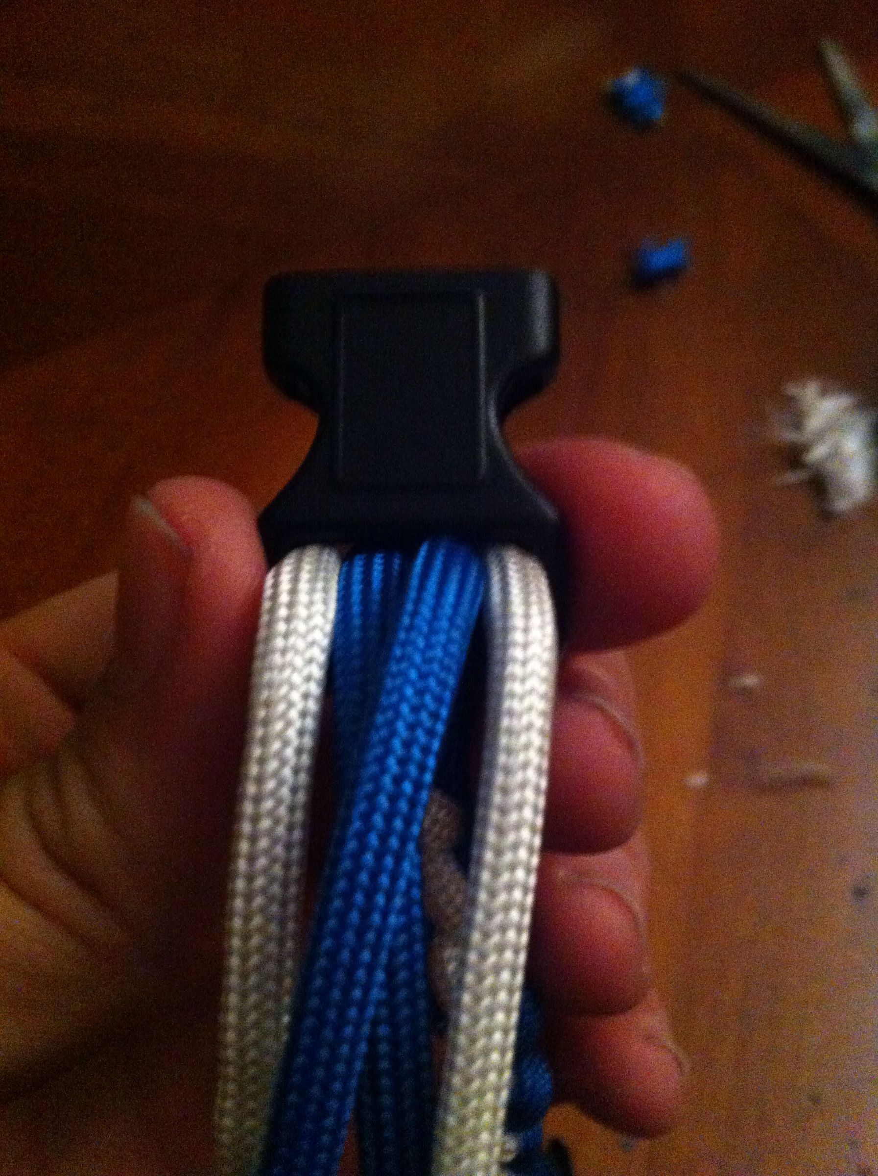 Paracord 4strand Round Braid 4 Steps Instructables