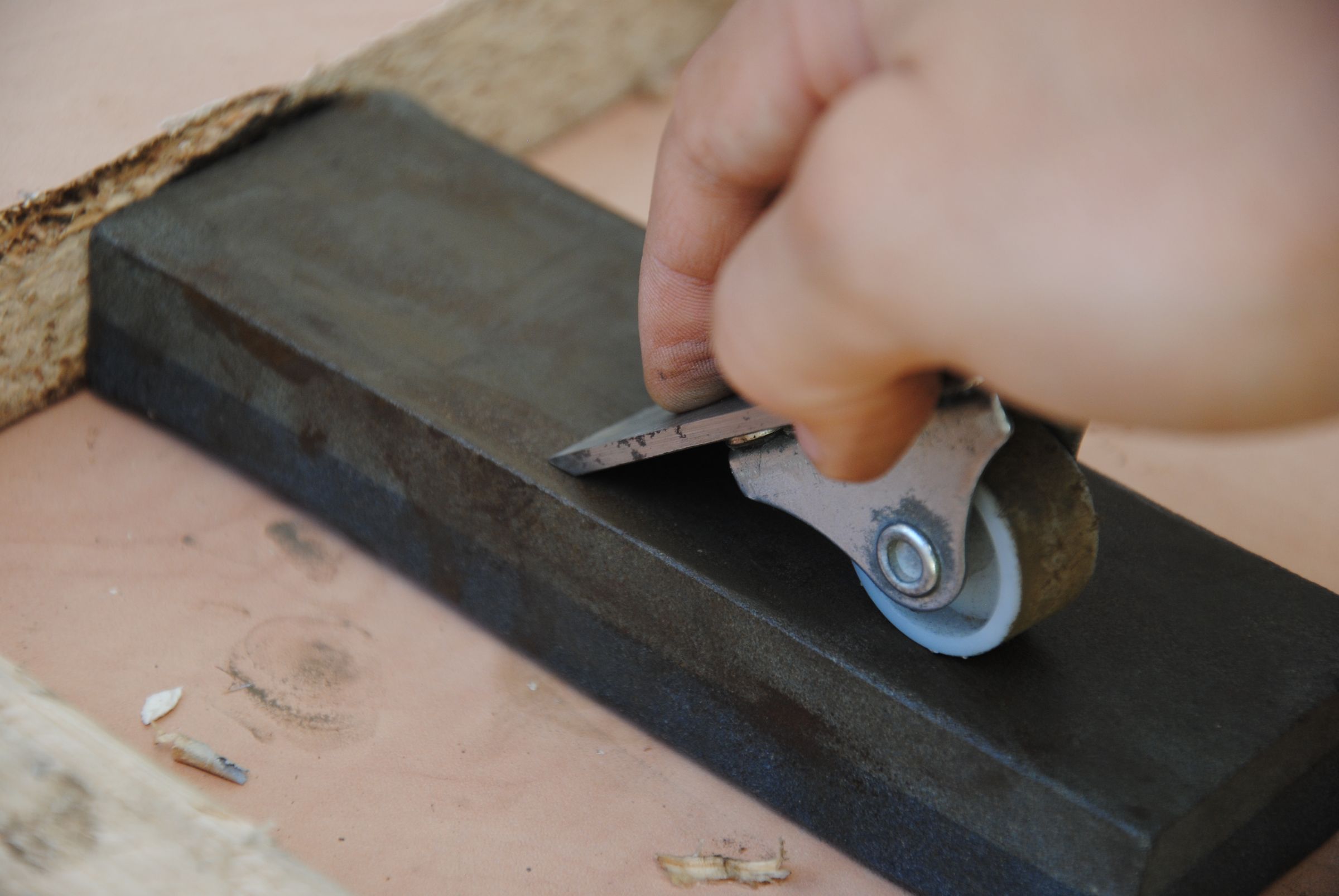 How to Make a Honing Guide (For Sharpening Chisels & Hand