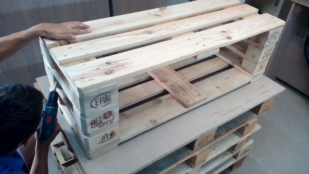 Tv Stand From Pallets With Secret Compartment 9 Steps With Pictures Instructables