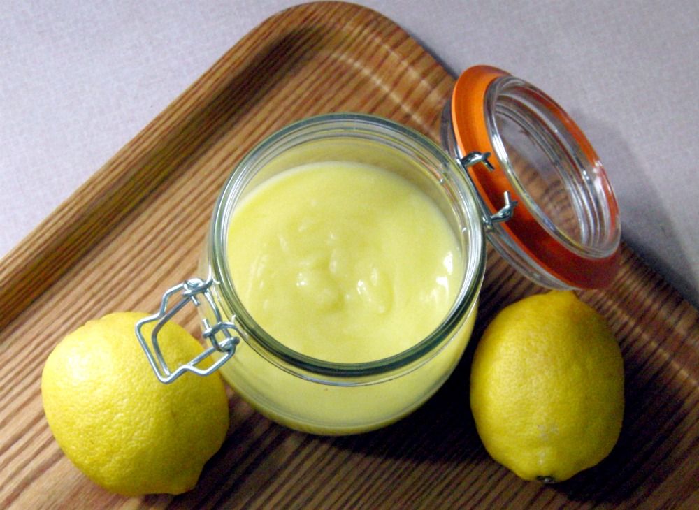 DIY guide for How to Make Simple Lemon Curd with step-by-step instructions