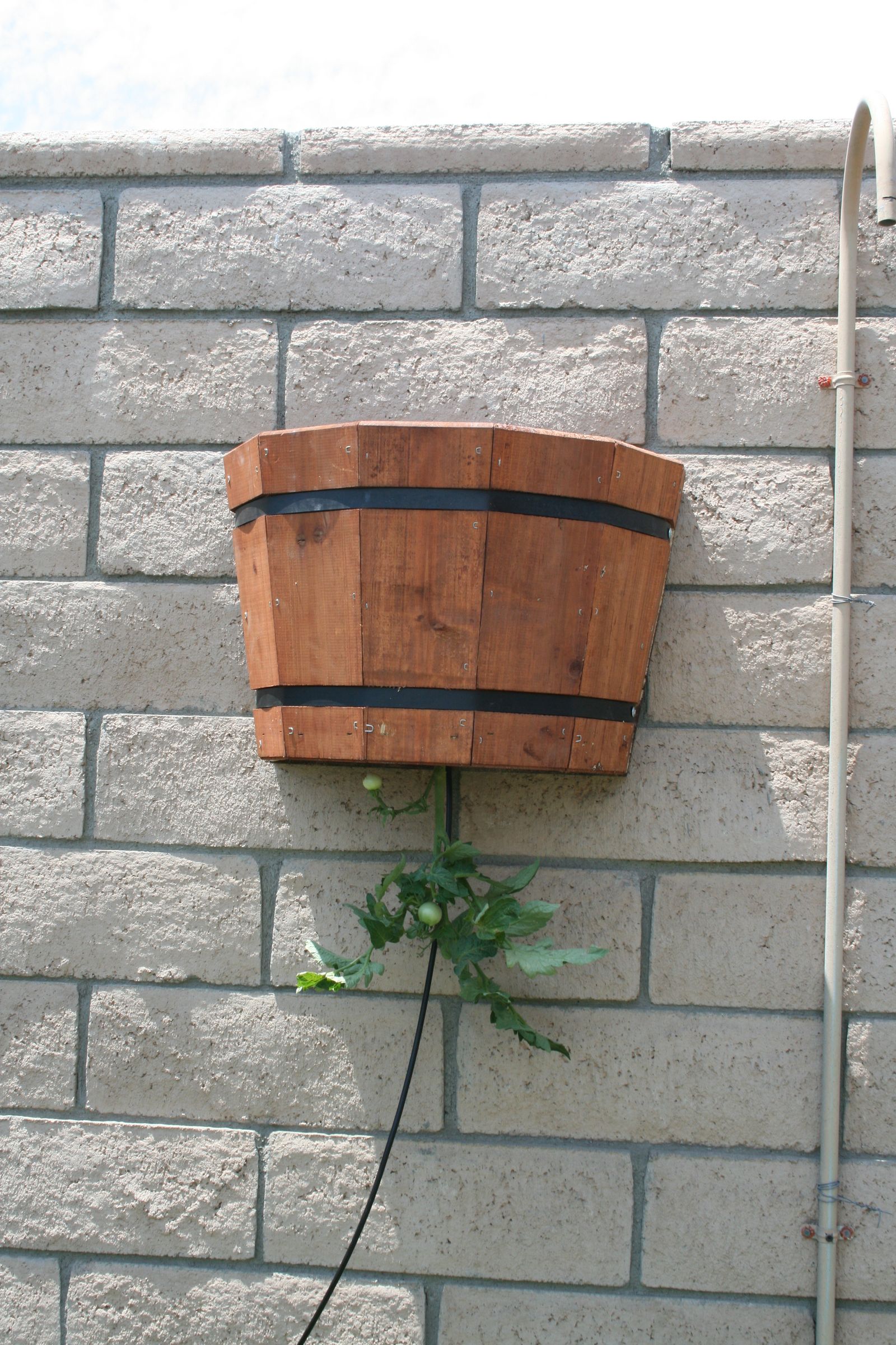 How to Build an Attractive, Space Saving Upside Down Planter. 10