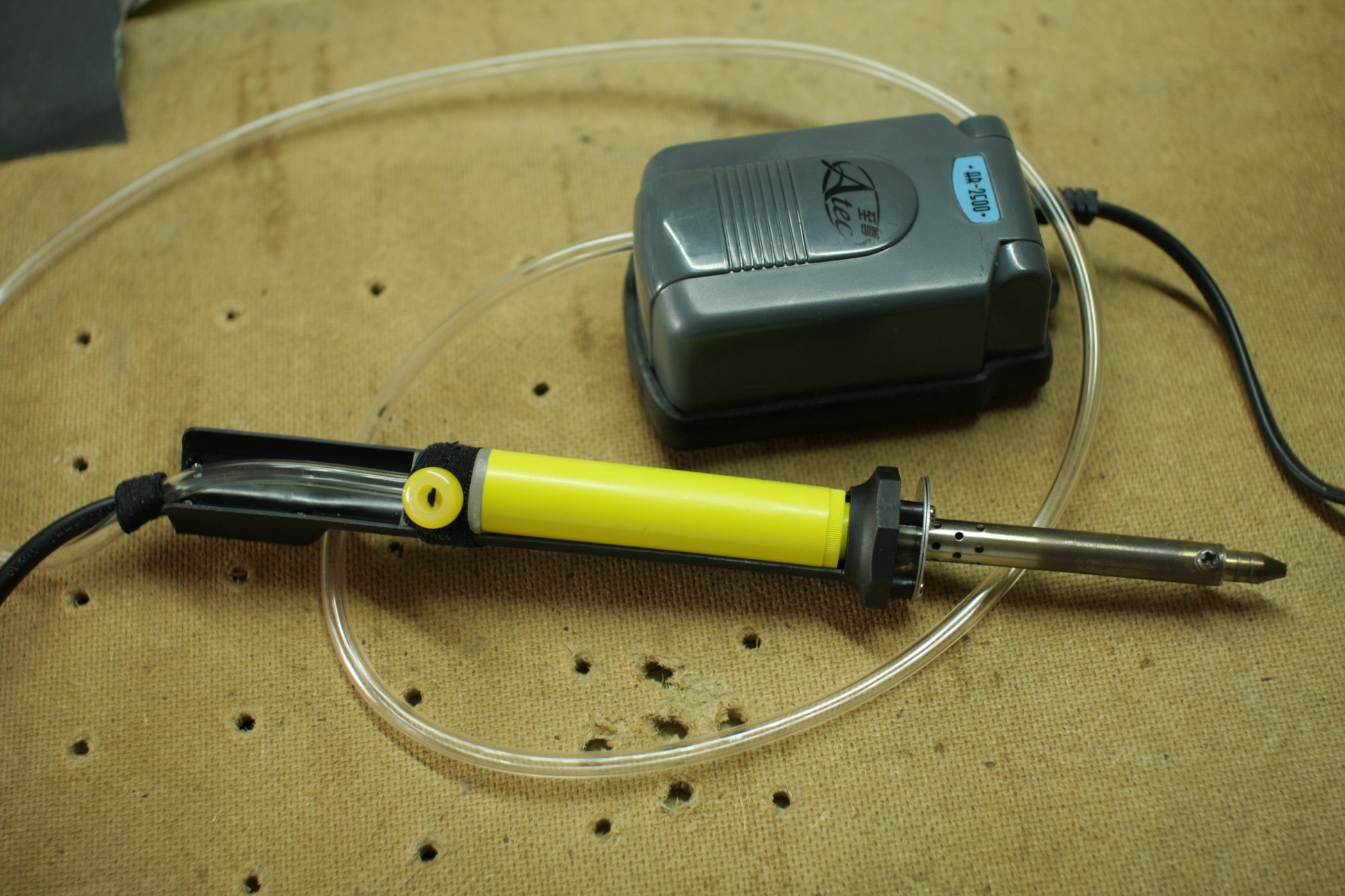 Hot Air Soldering Gun From a Desoldering Iron With a Vaccume Pump 6