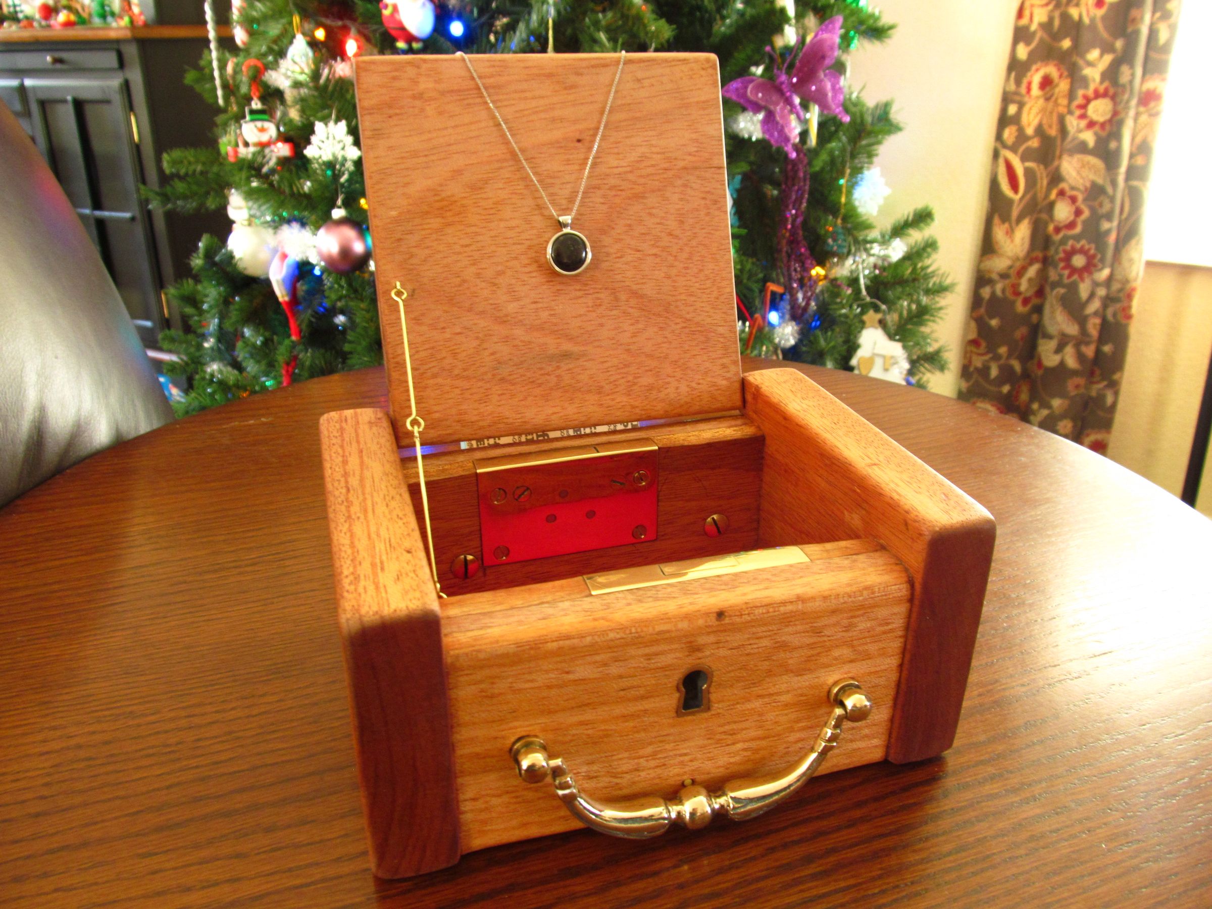 DIY guide for Antique Jewelry Box and Pendant with step-by-step instructions