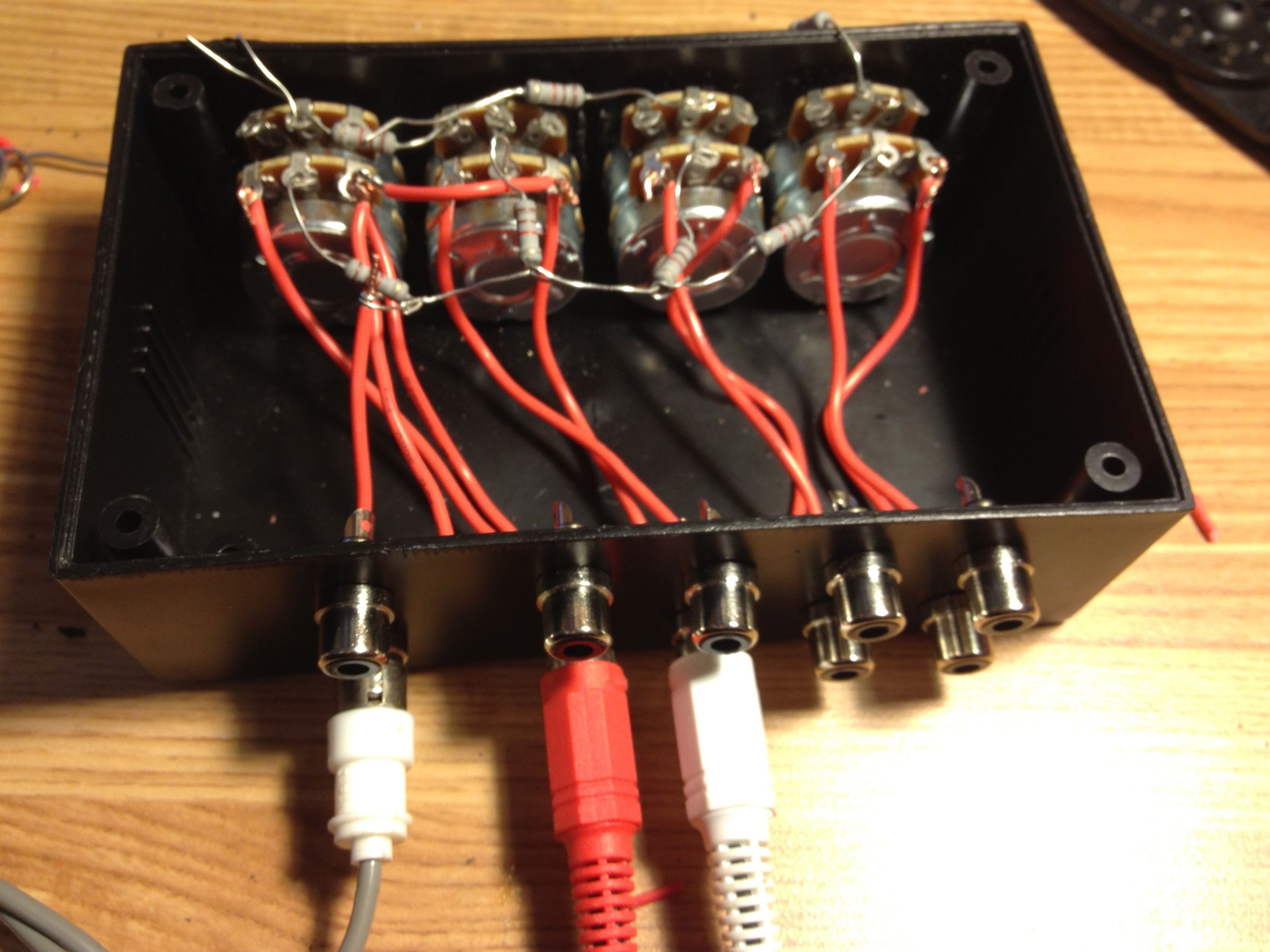 Passive Audio Mixer W/ Channel Volume Control : 6 Steps - Instructables