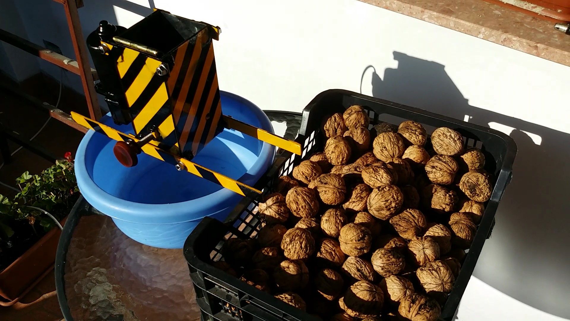 Electric Nutcracker 12V DC Machine 4 Steps Instructables