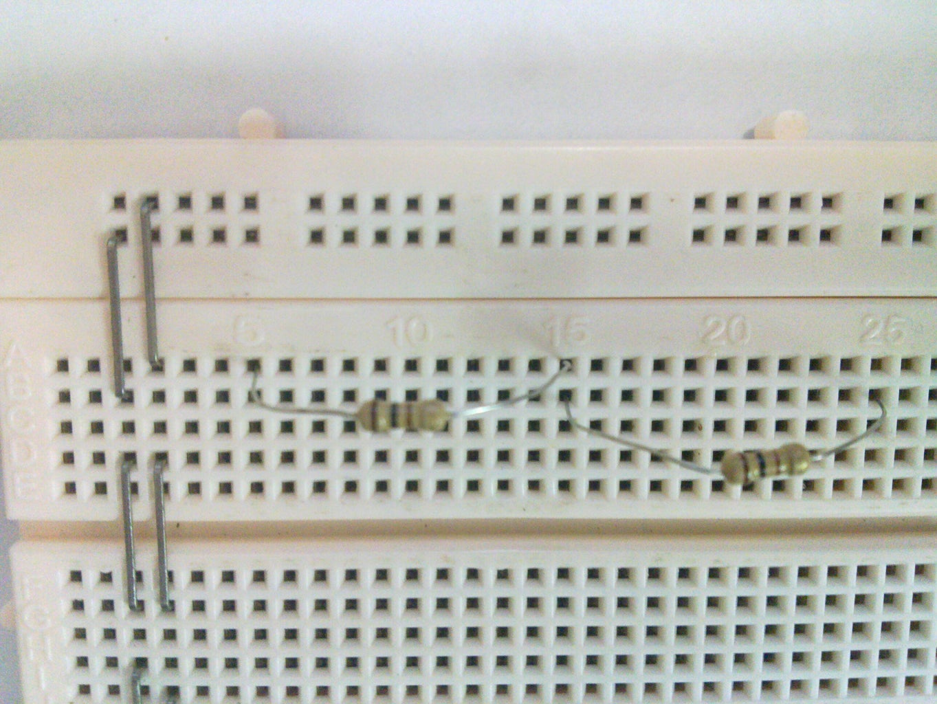 How to Use a Breadboard : 5 Steps (with Pictures) Circuit Diagram