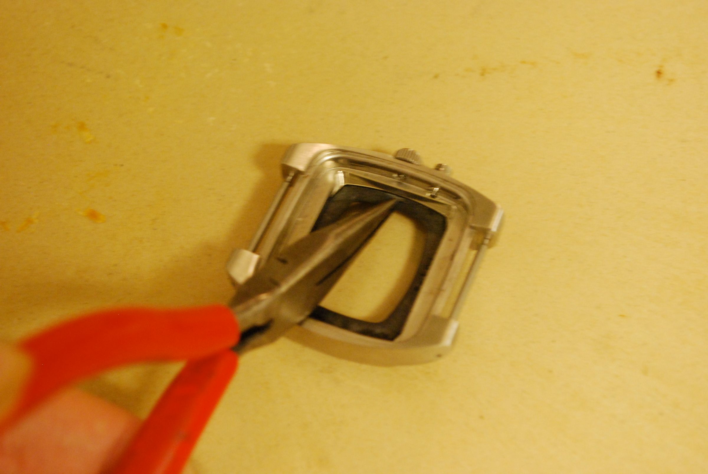 Upcycled NOW WatchPicture Frame on Your Wrist! 4 Steps (with