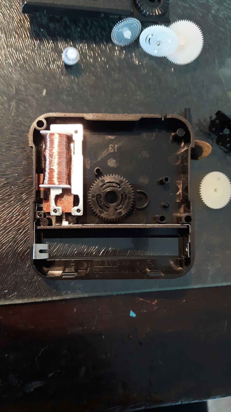 How to Make a Counterclockwise Clock (in Under 10 Minutes!) 3 Steps