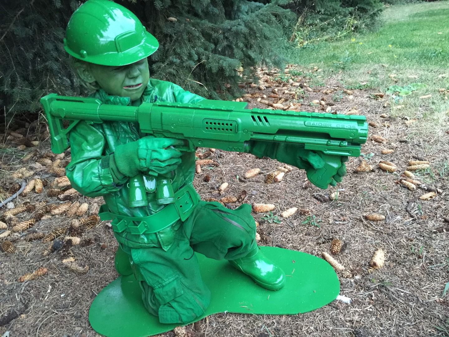 Plastic Army Man Living Statue Costume 5 Steps (with Pictures